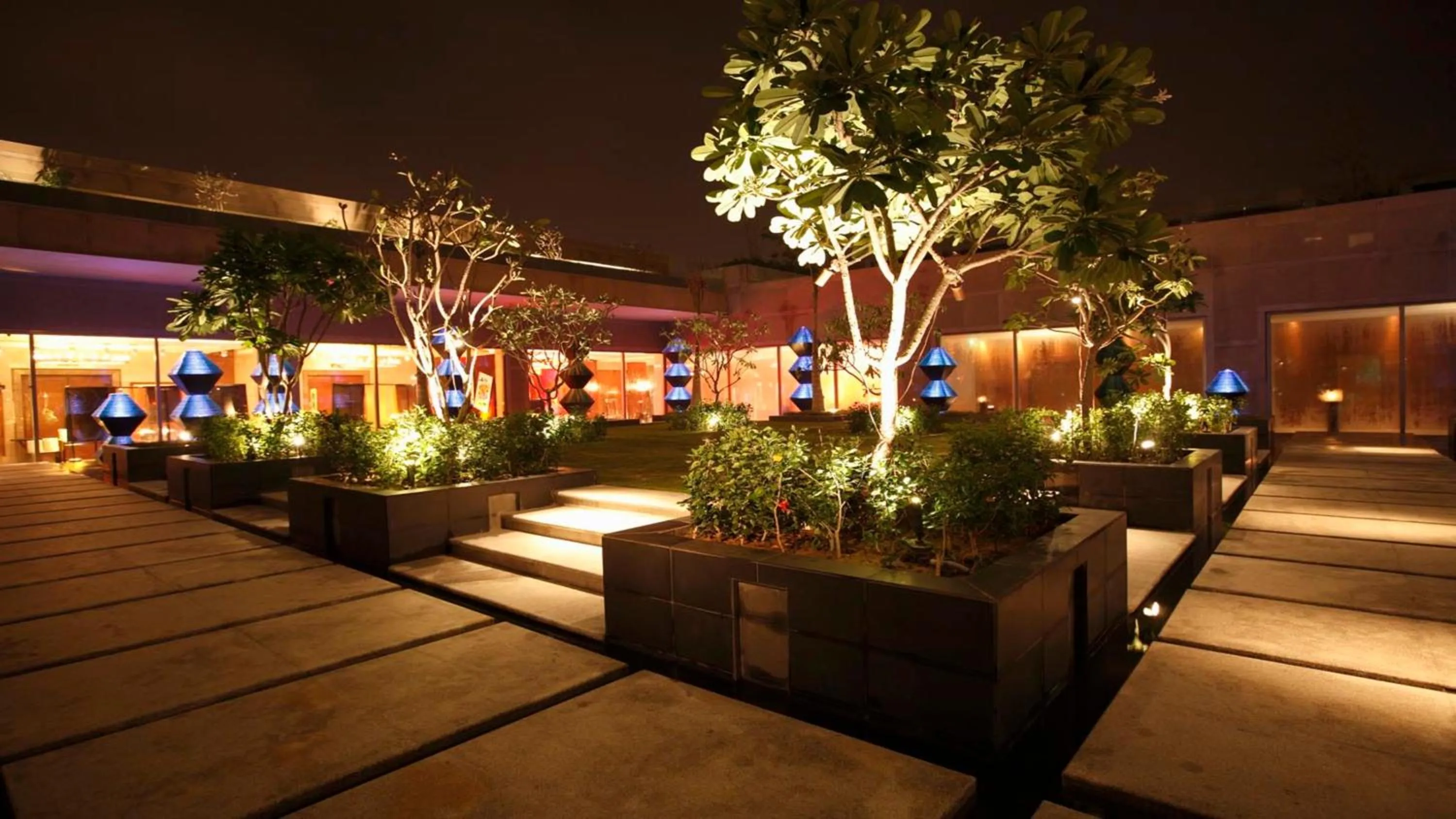 Meeting/conference room in Crowne Plaza Today Gurugram by IHG