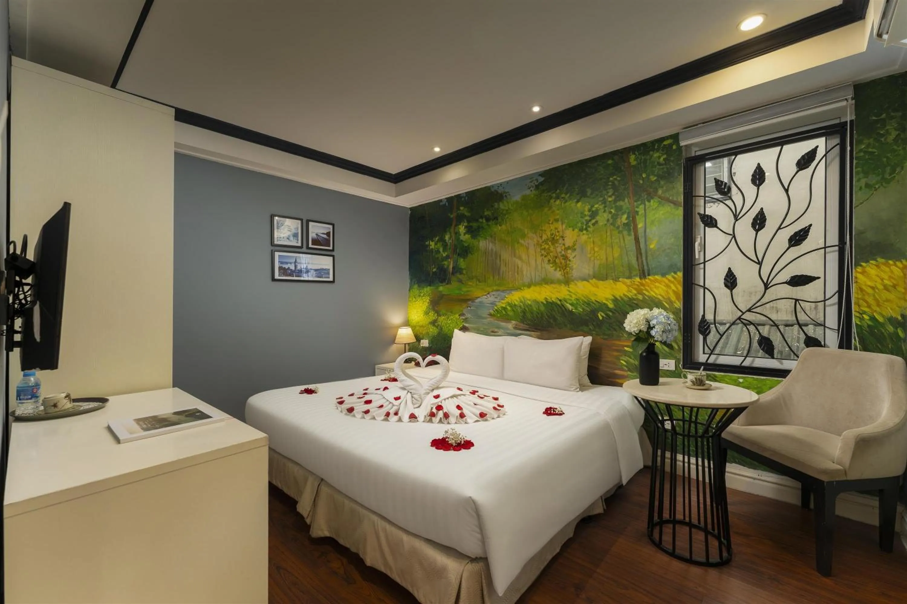 Bed in Hanoi La Selva Hotel