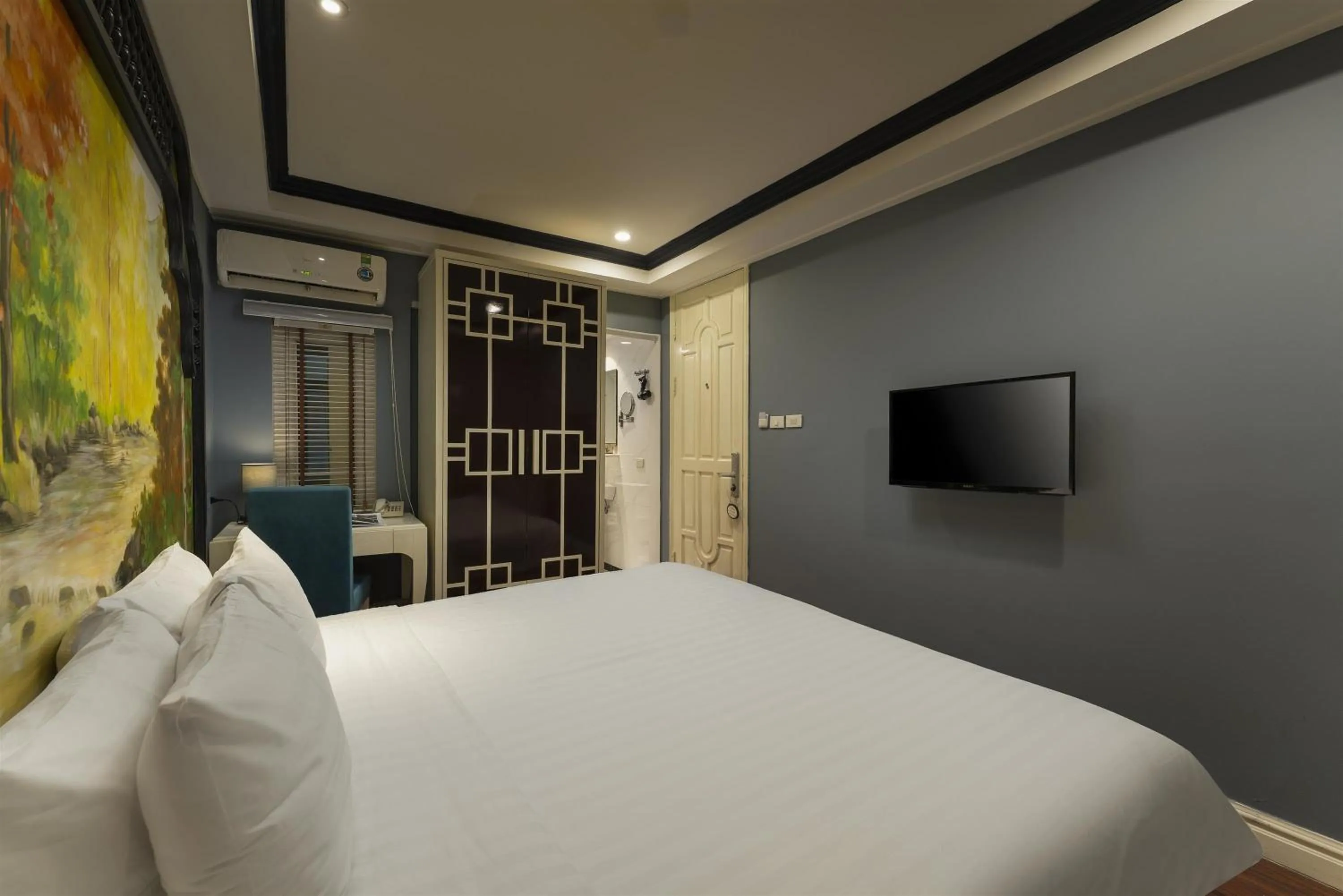 Bed in Hanoi La Selva Hotel