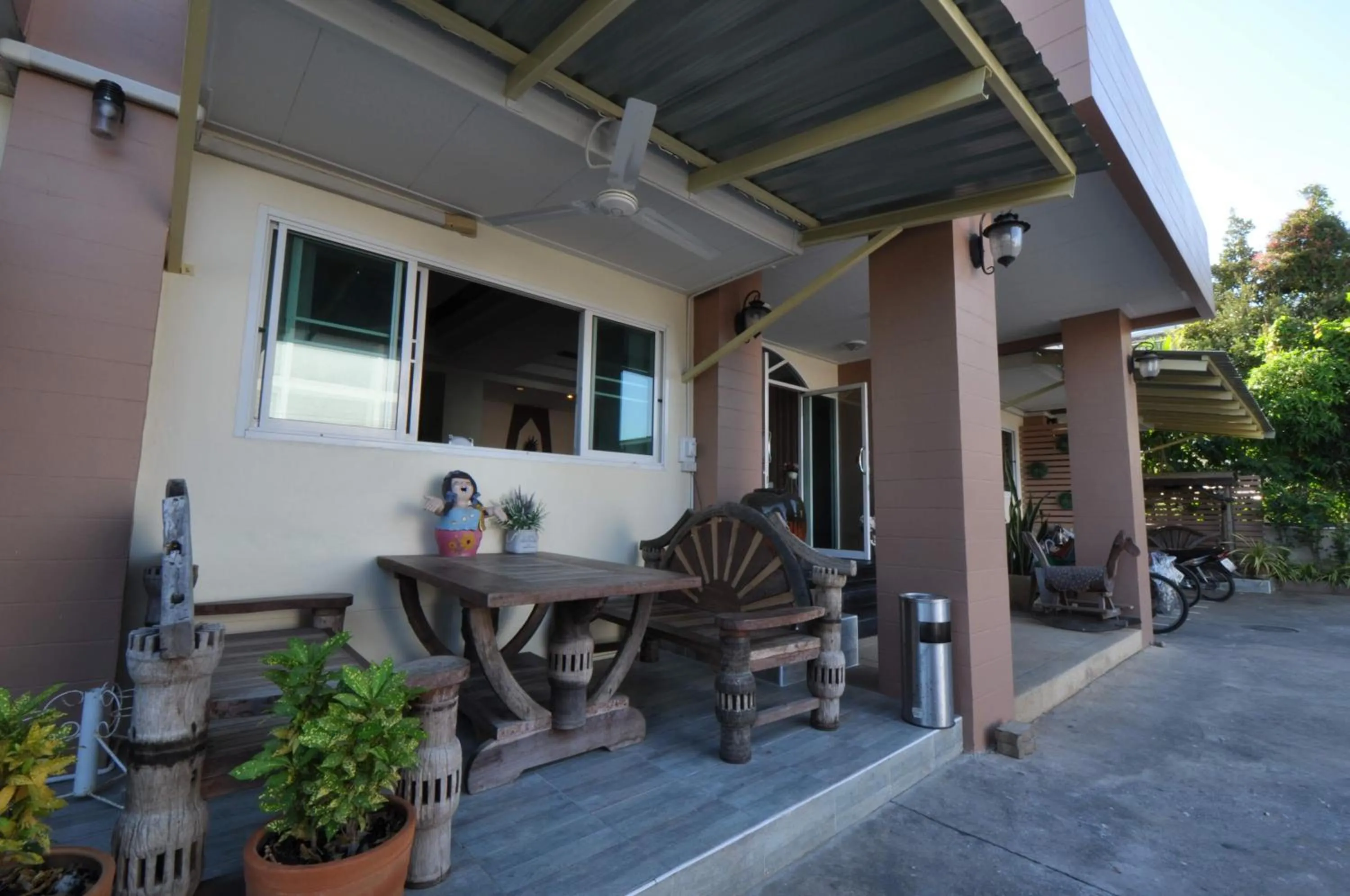 Seating area in The1place