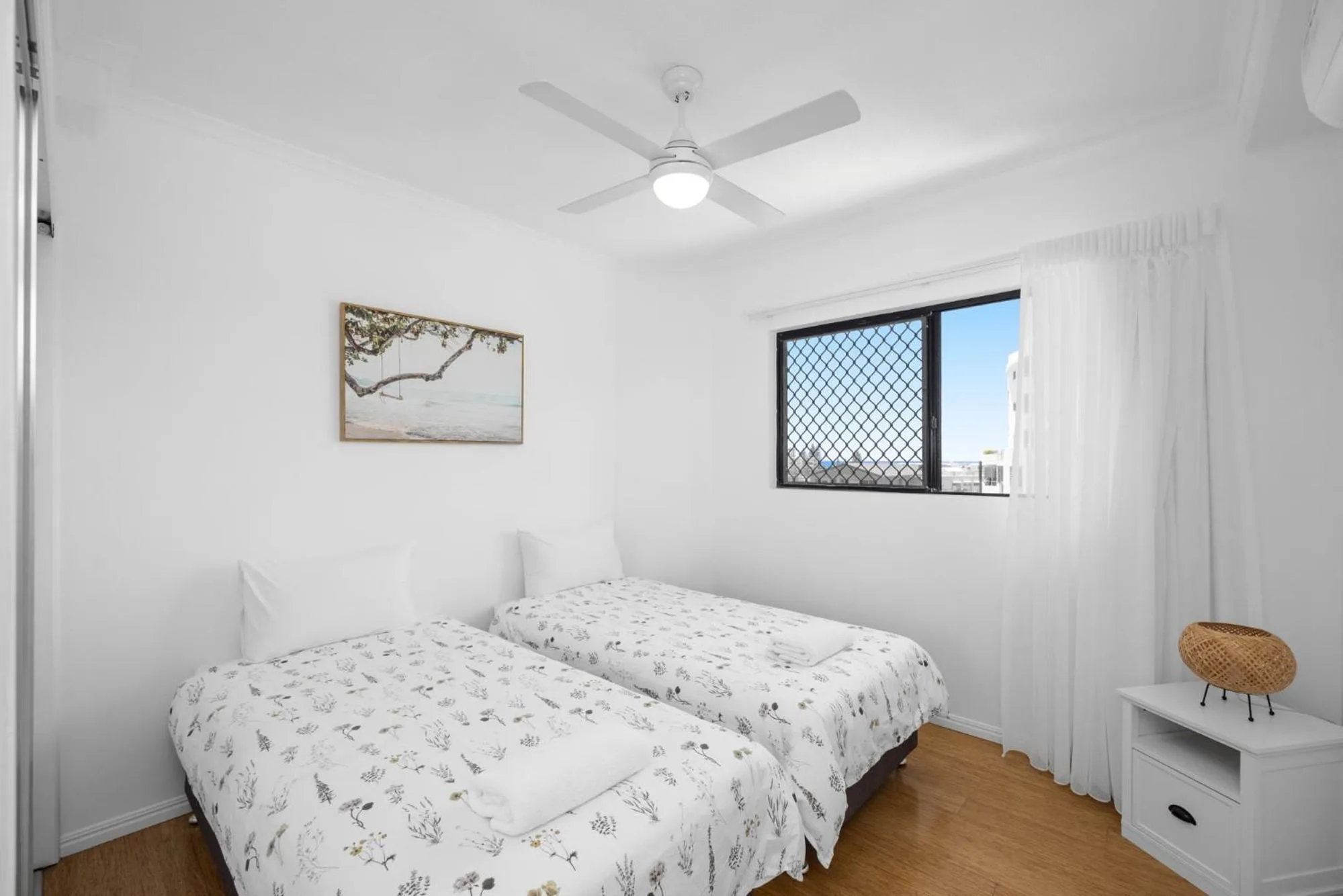 Bed in Mariners Resort Kings Beach