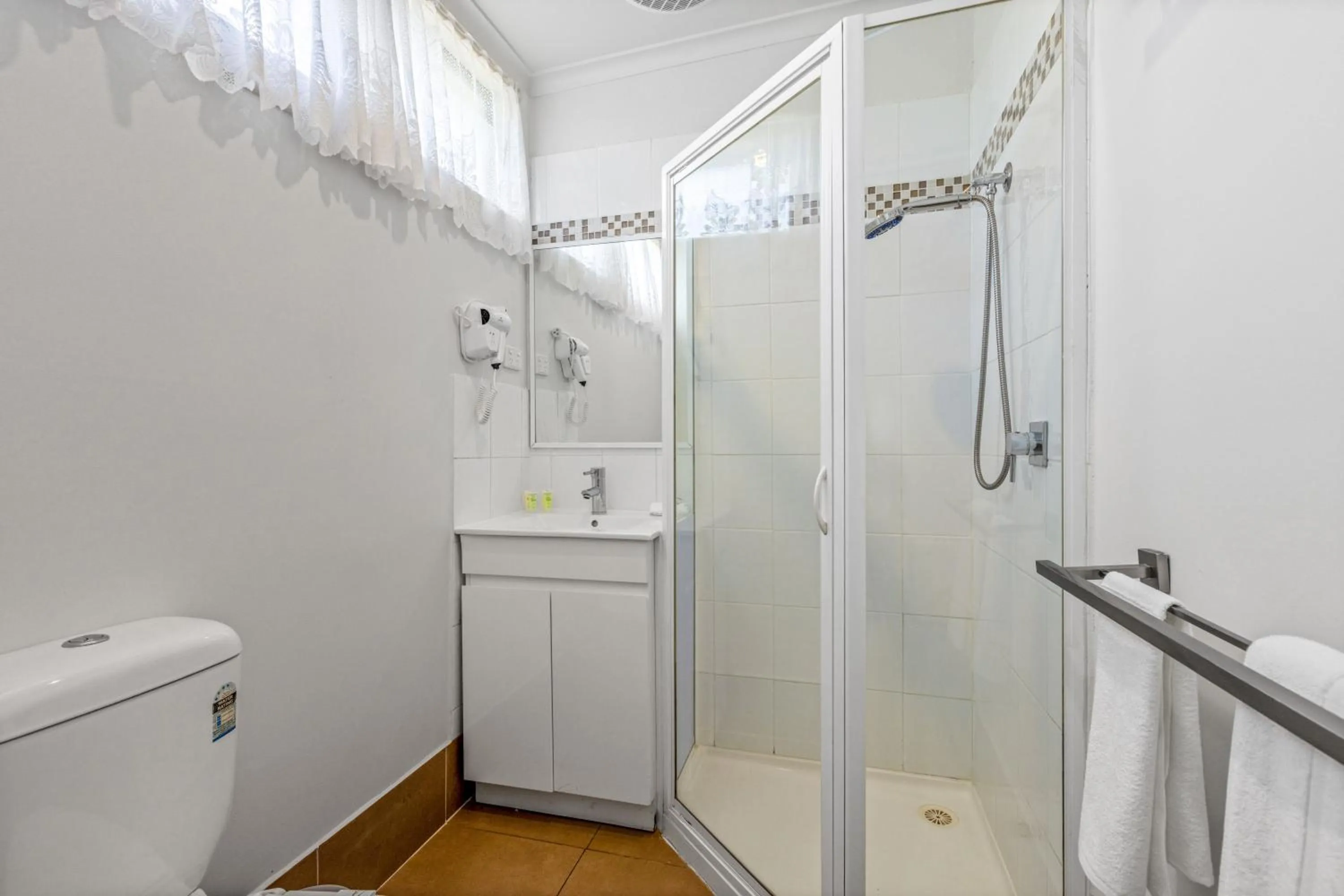 Bathroom in Rosebud Motel