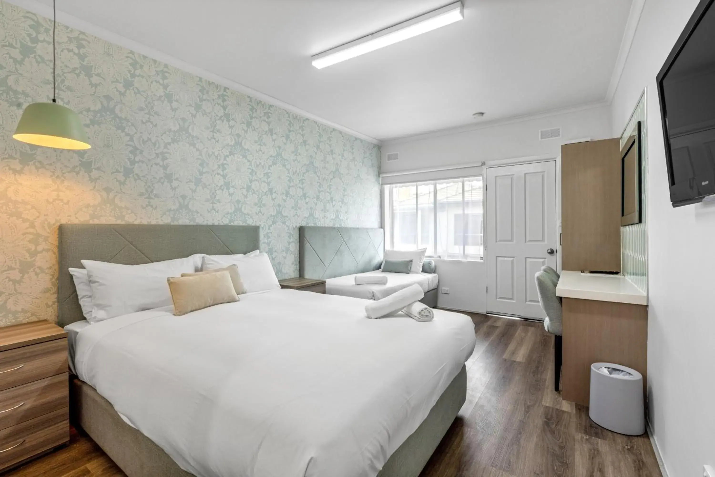 Deluxe Room in Rosebud Motel Deluxe Room in Rosebud Motel