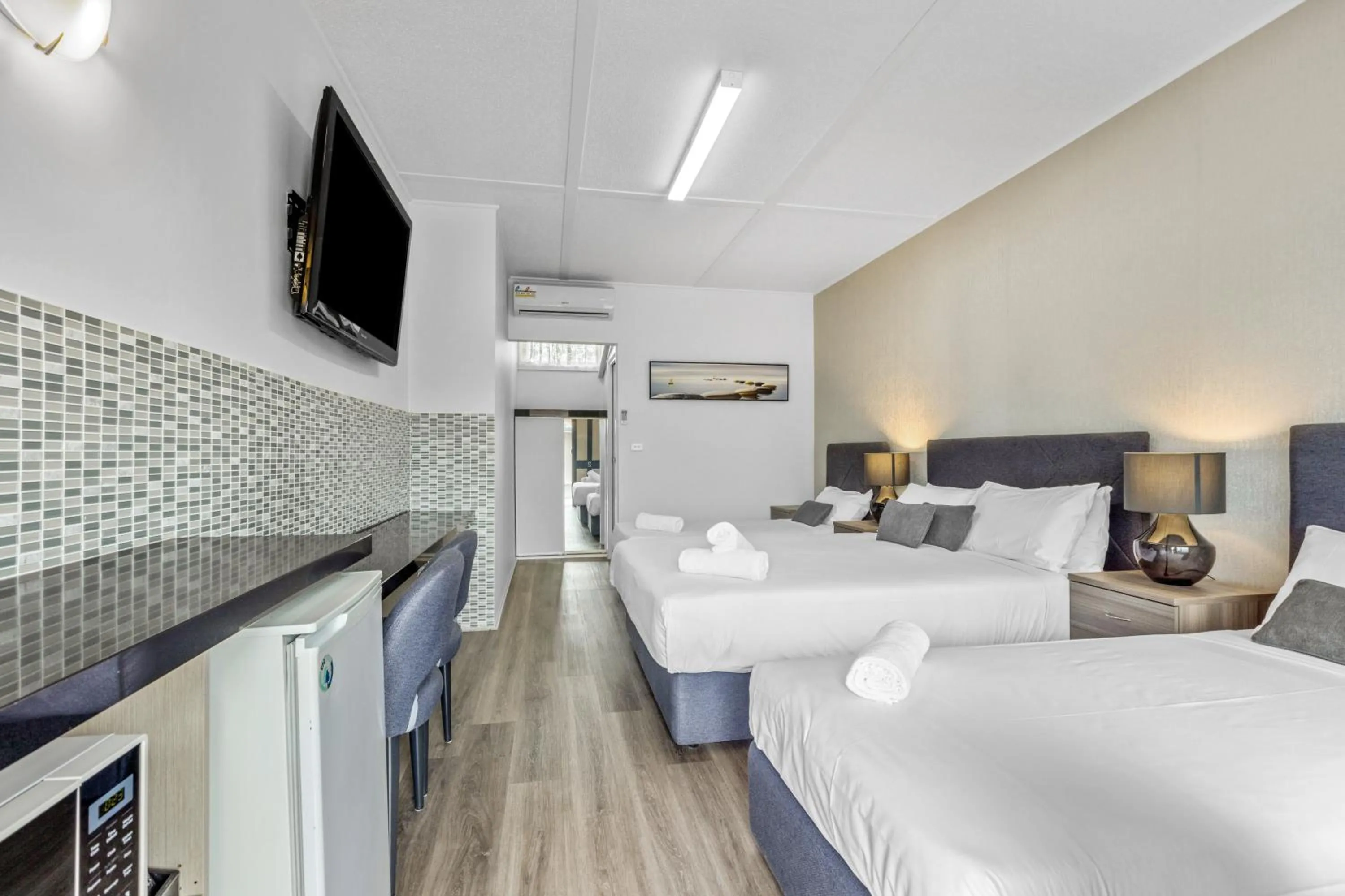 TV and multimedia, Bed in Rosebud Motel