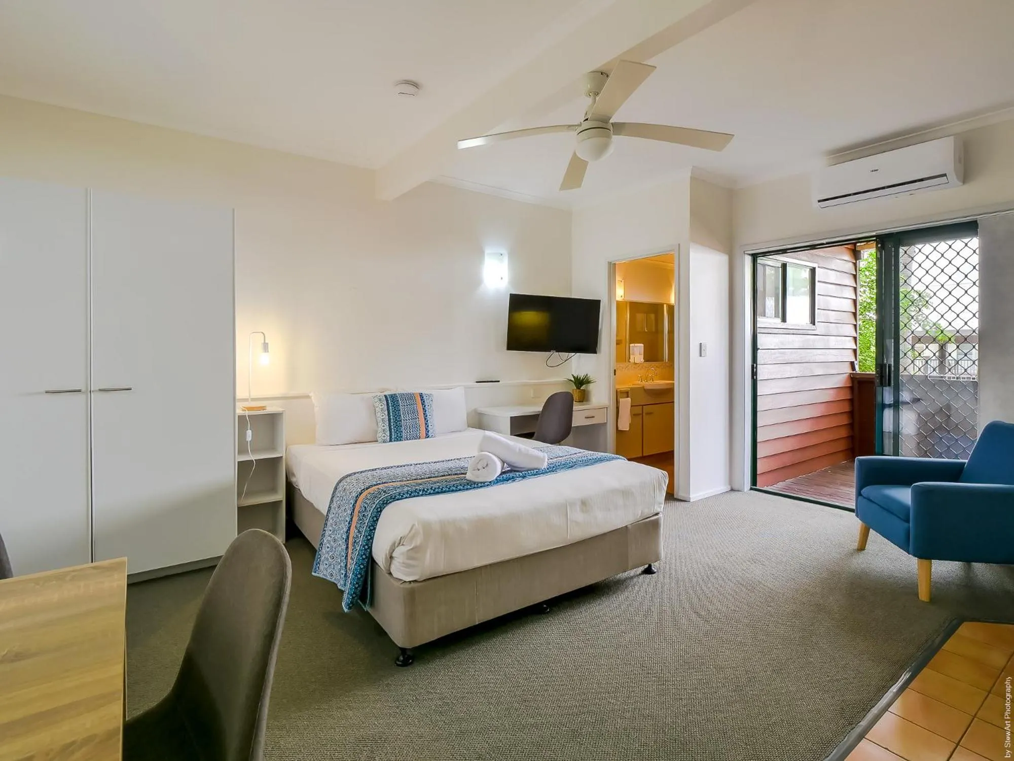 Natural landscape, Bed in Boat Harbour Studio Apartments and Villas