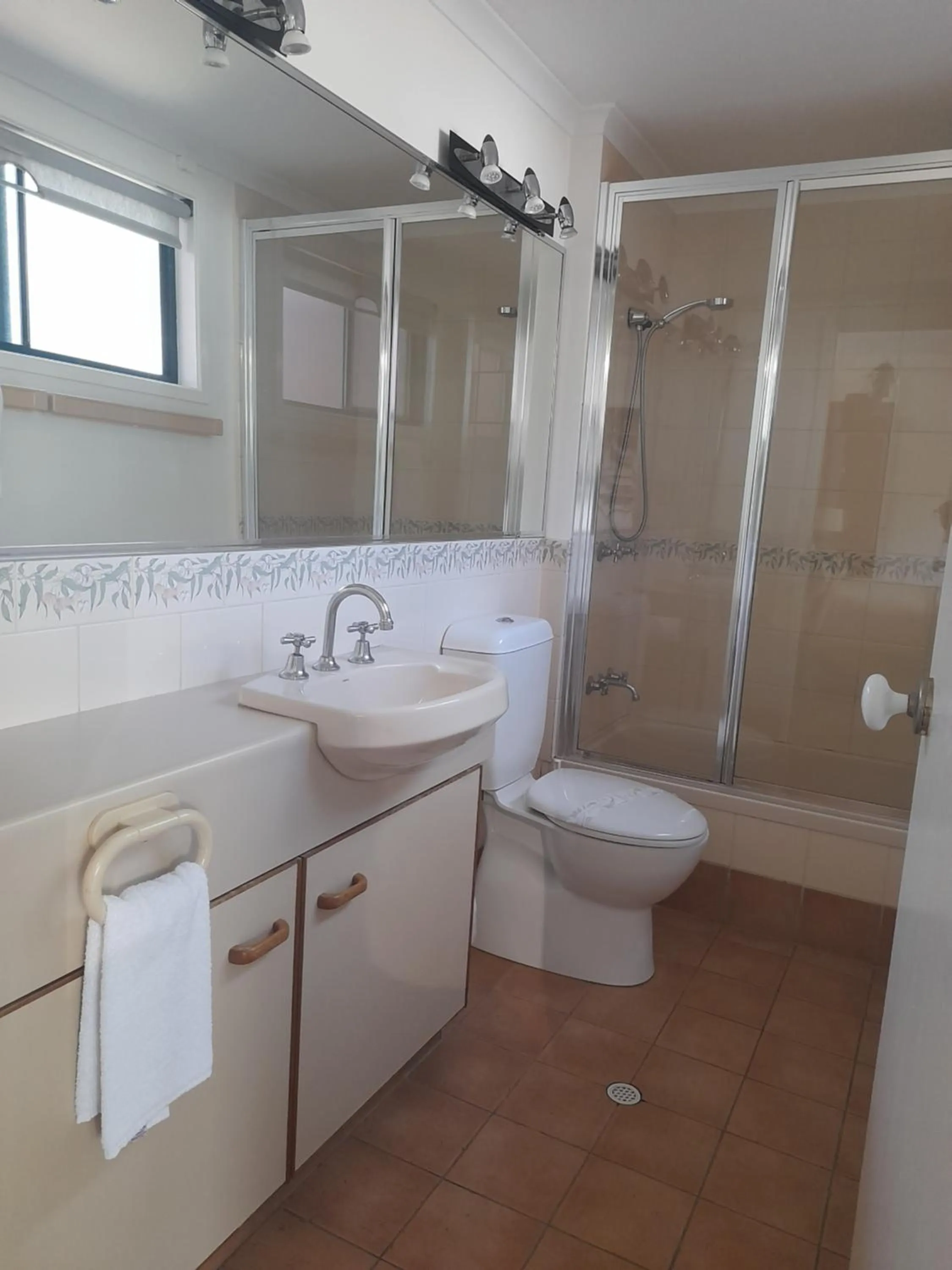 Shower in Boat Harbour Studio Apartments and Villas
