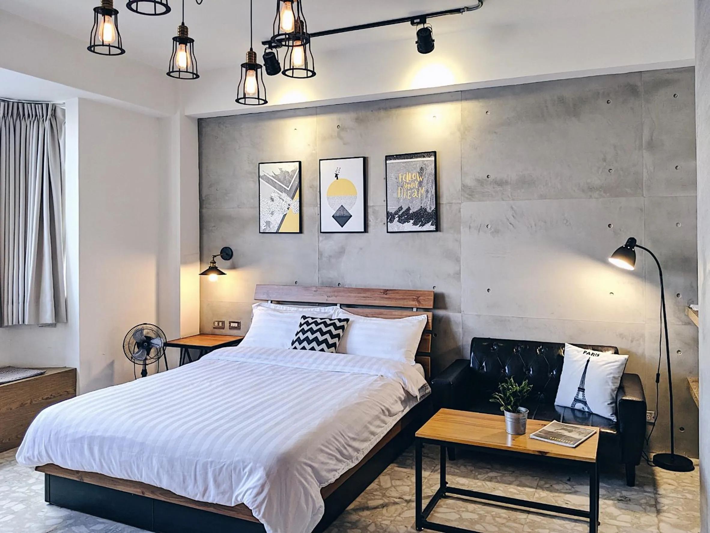 Bed in Mutter Apartment