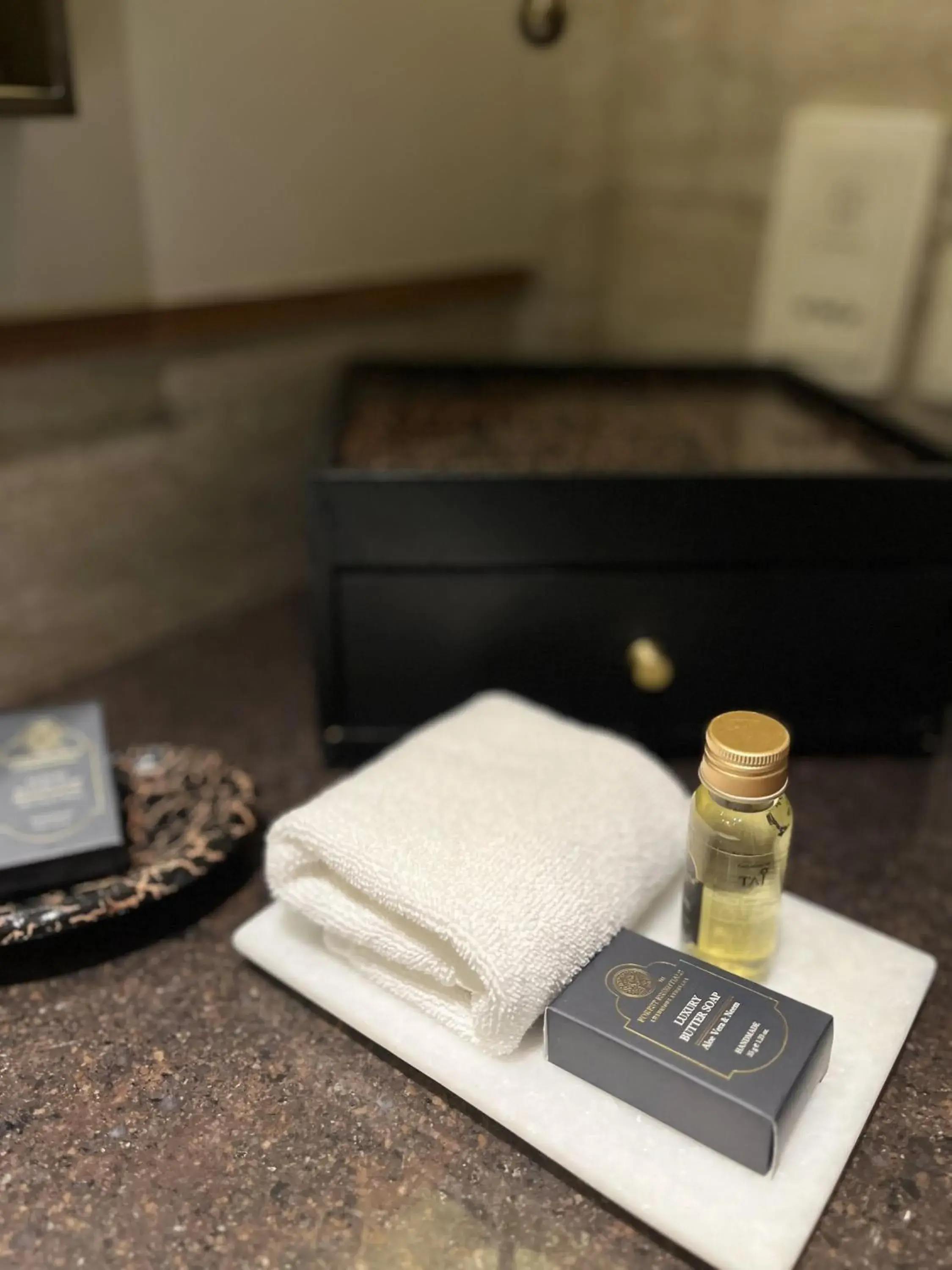 Taj Club suite with one way airport transfer, evening cocktail, 2pcs of ironing non-cumulative basis in Taj City Centre New Town, Kolkata Taj Club suite with one way airport transfer, evening cocktail, 2pcs of ironing non-cumulative basis in Taj City Centre New Town, Kolkata