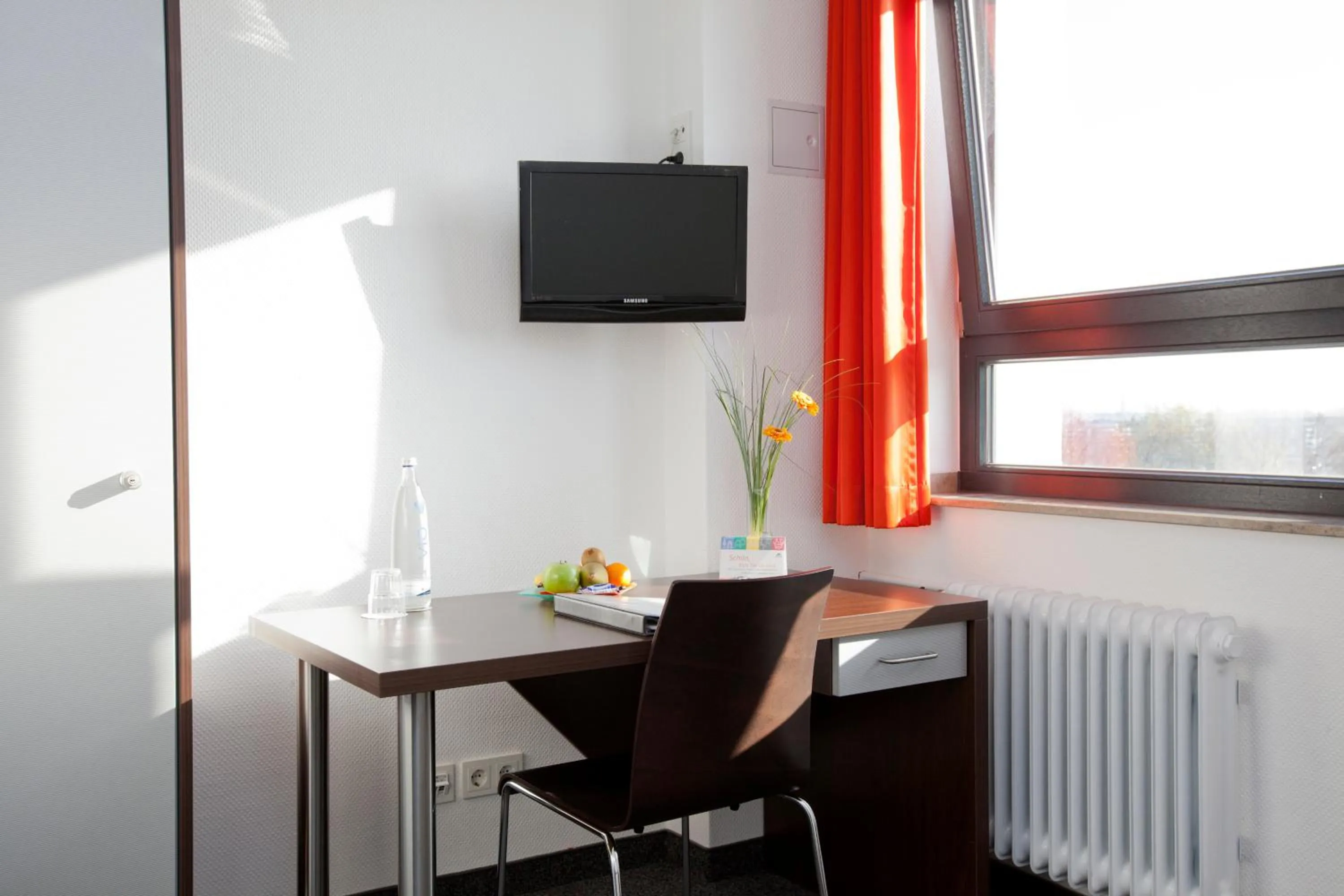 Photo of the whole room in Jugendherberge City-Hostel Köln-Riehl