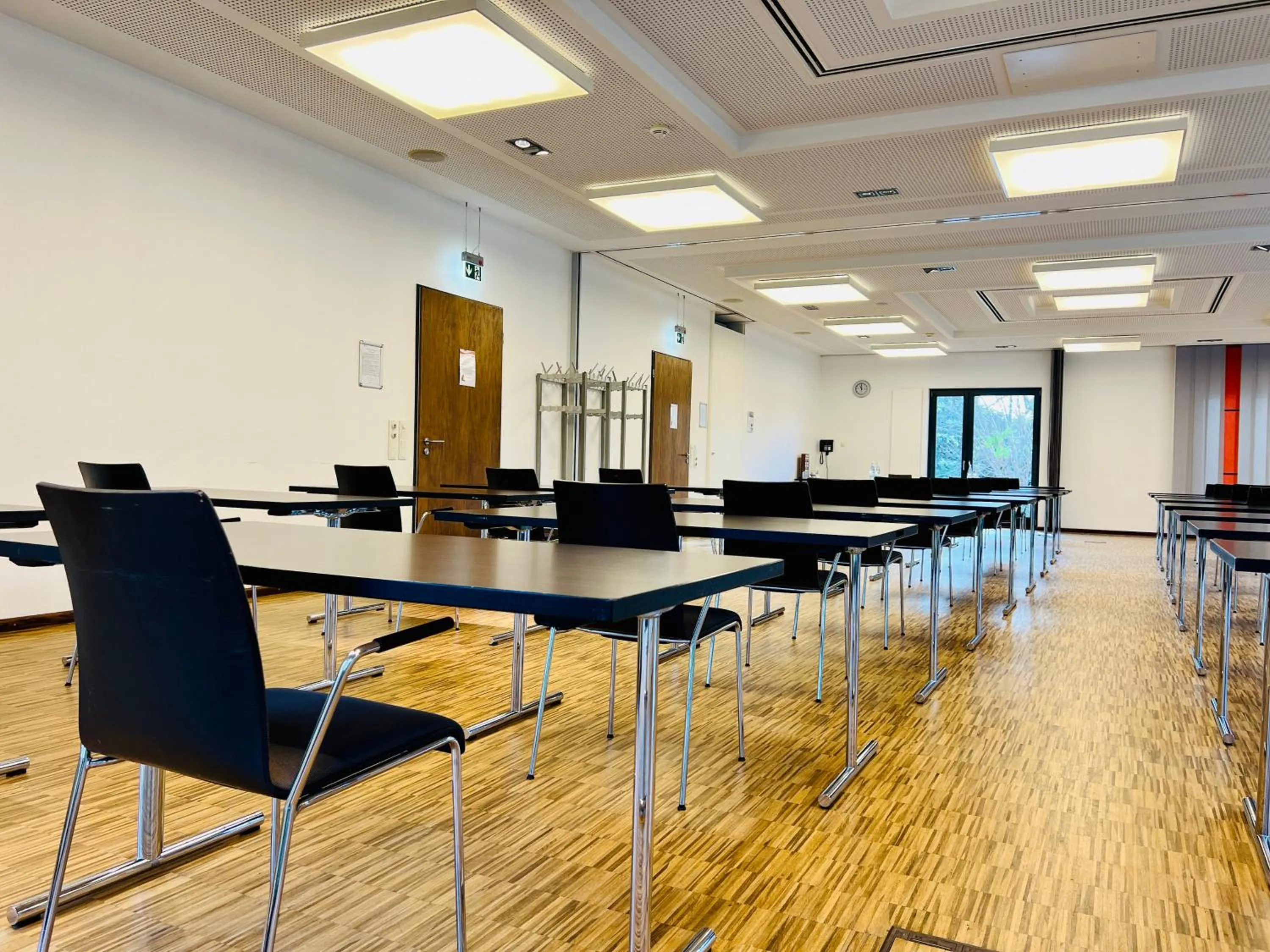 Business facilities in Jugendherberge City-Hostel Köln-Riehl