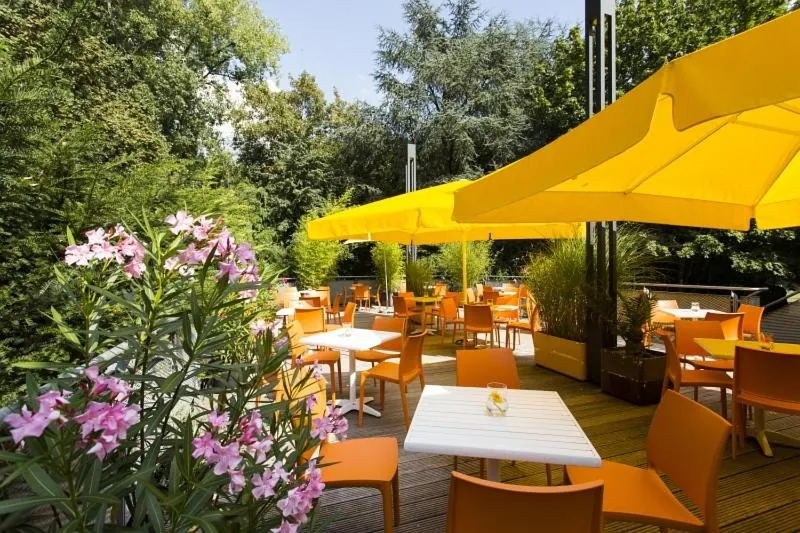 Lounge or bar in Jugendherberge City-Hostel Köln-Riehl
