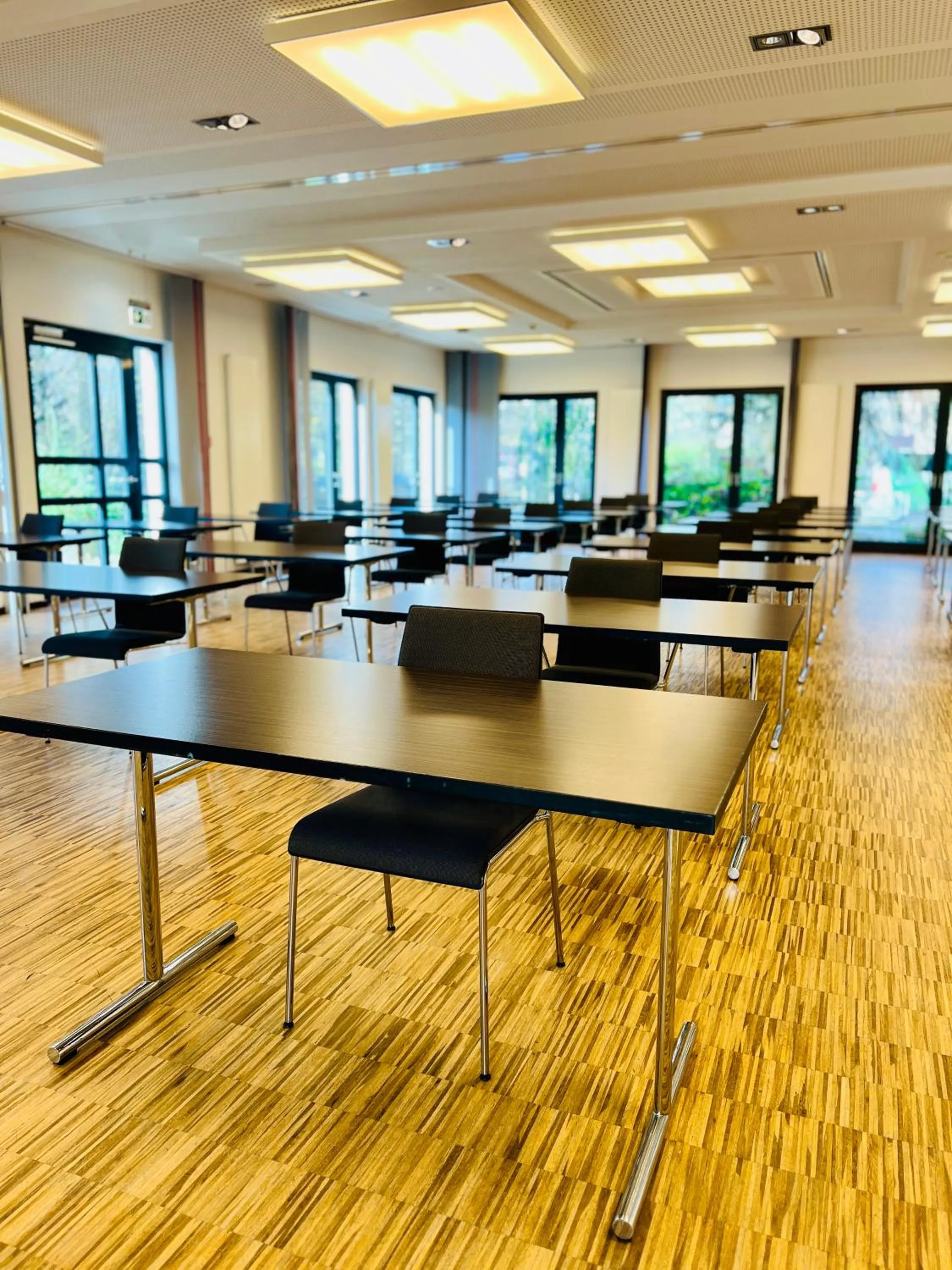 Business facilities in Jugendherberge City-Hostel Köln-Riehl