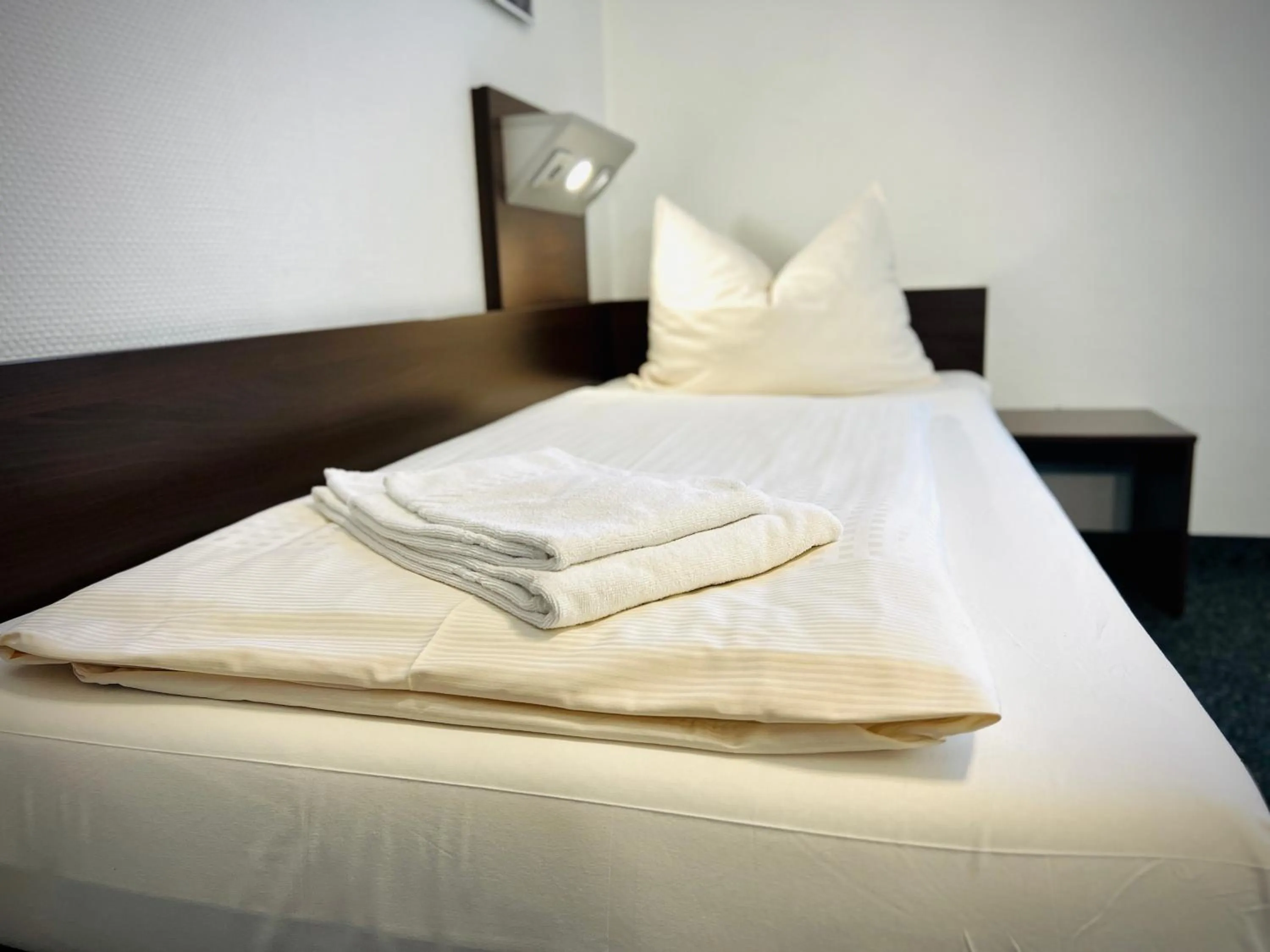 Bed in Jugendherberge City-Hostel Köln-Riehl