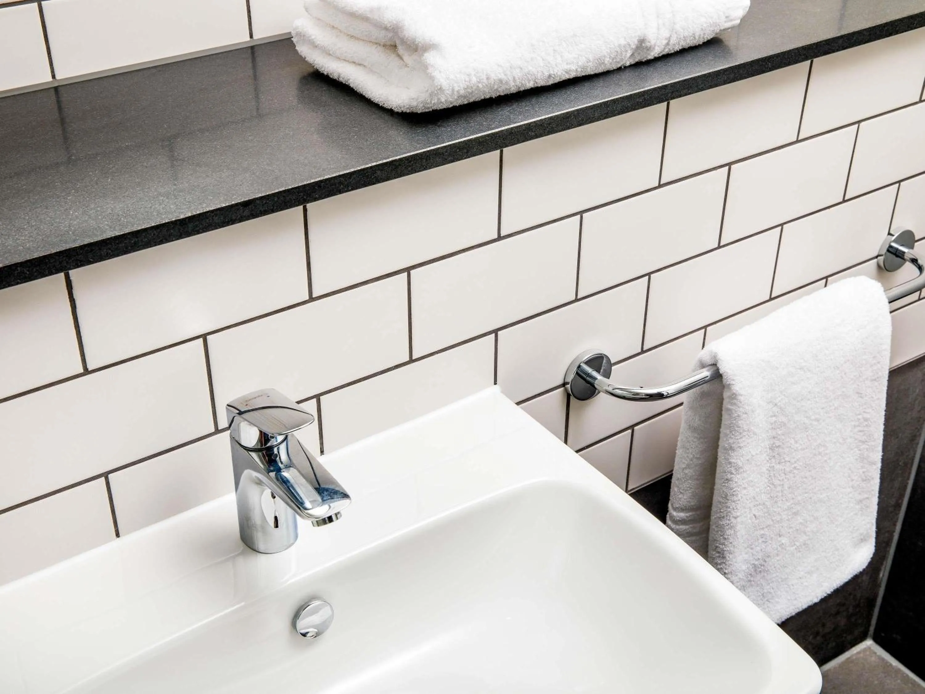 Bedroom in ibis Epinal Centre