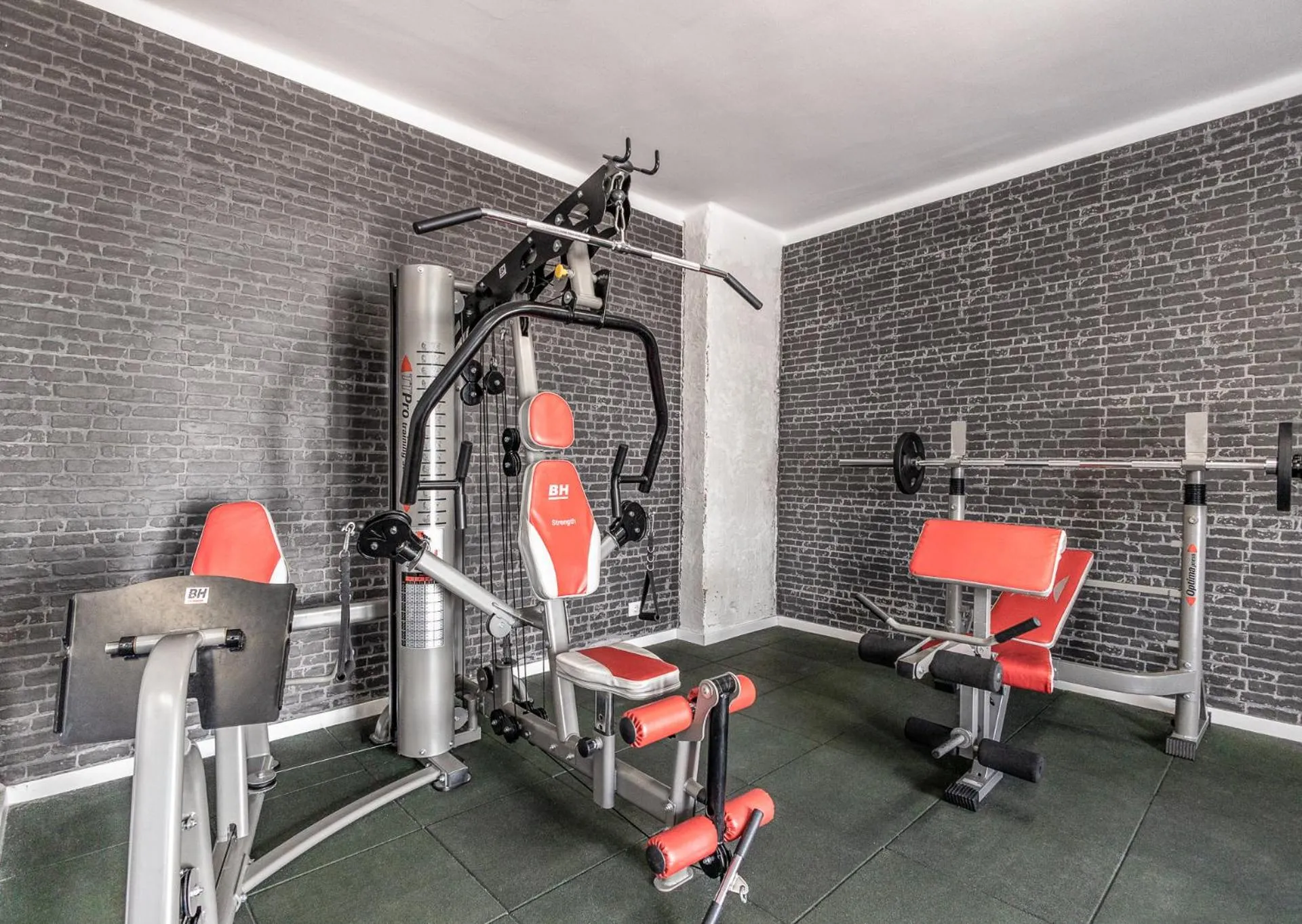 Property building in Hyde Park Lane