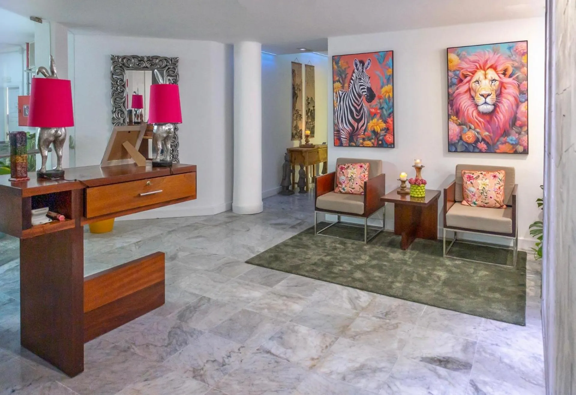 Property building in Hyde Park Lane