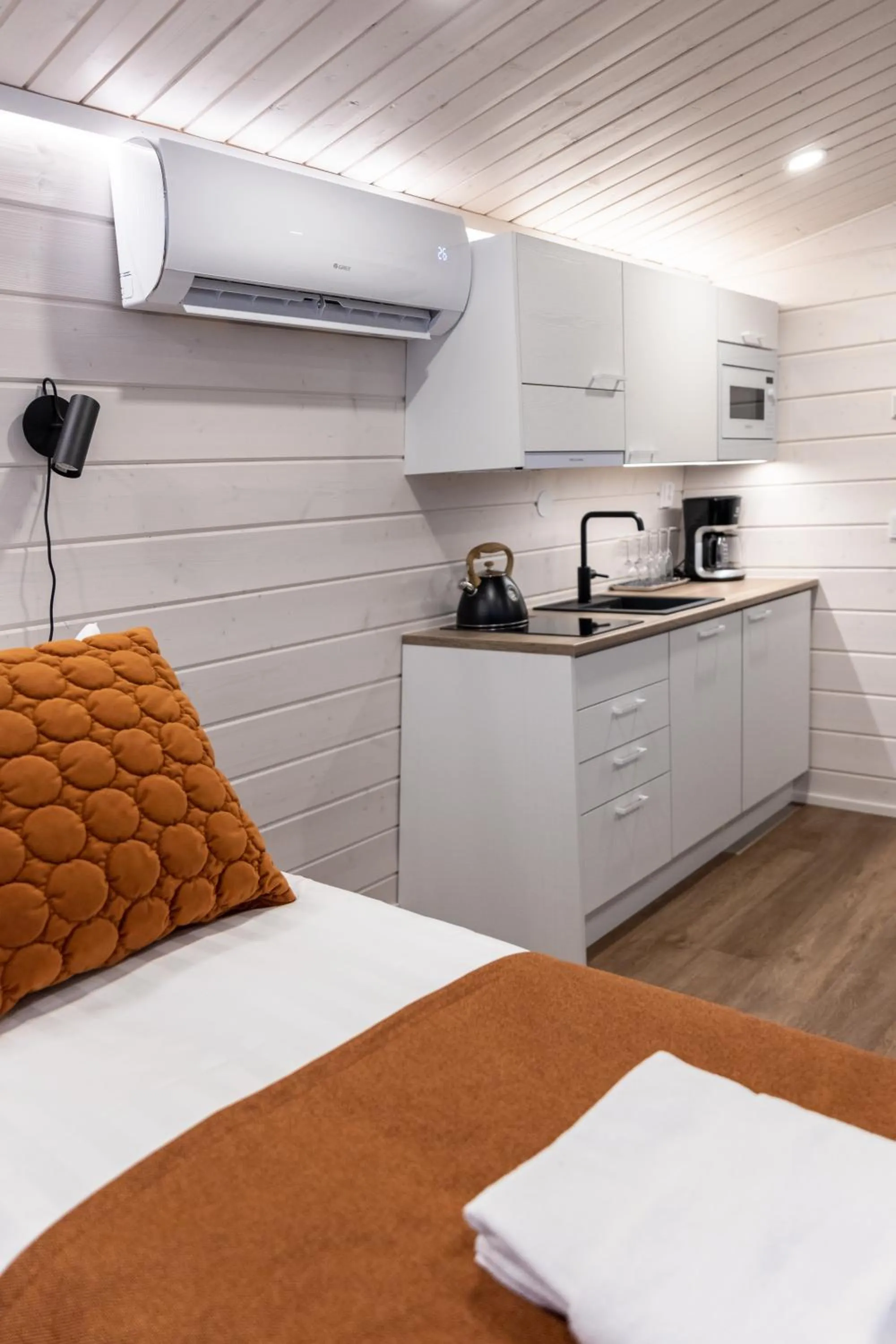Kitchen or kitchenette, Bed in Holiday Village Inari
