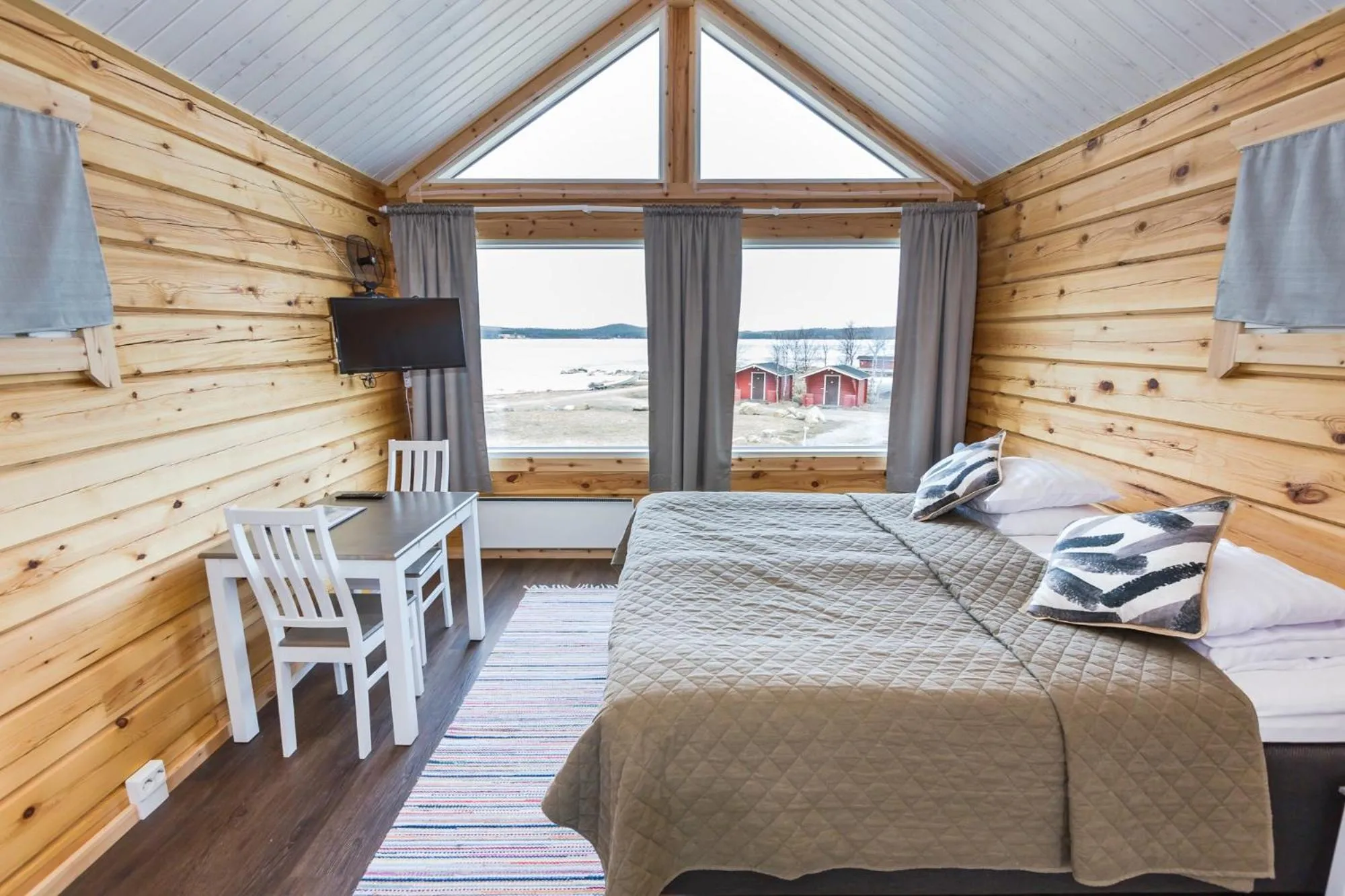 Photo of the whole room, Bed in Holiday Village Inari