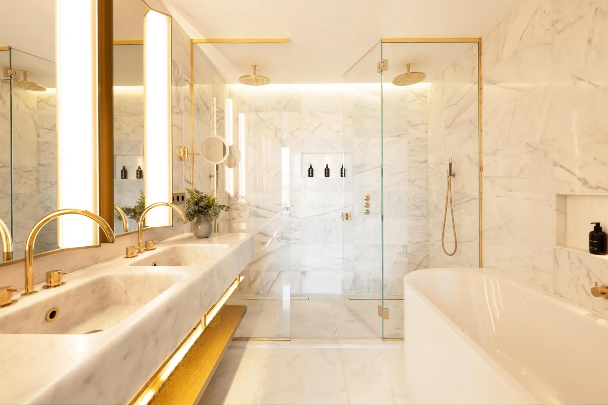 Shower in Almanac Barcelona
