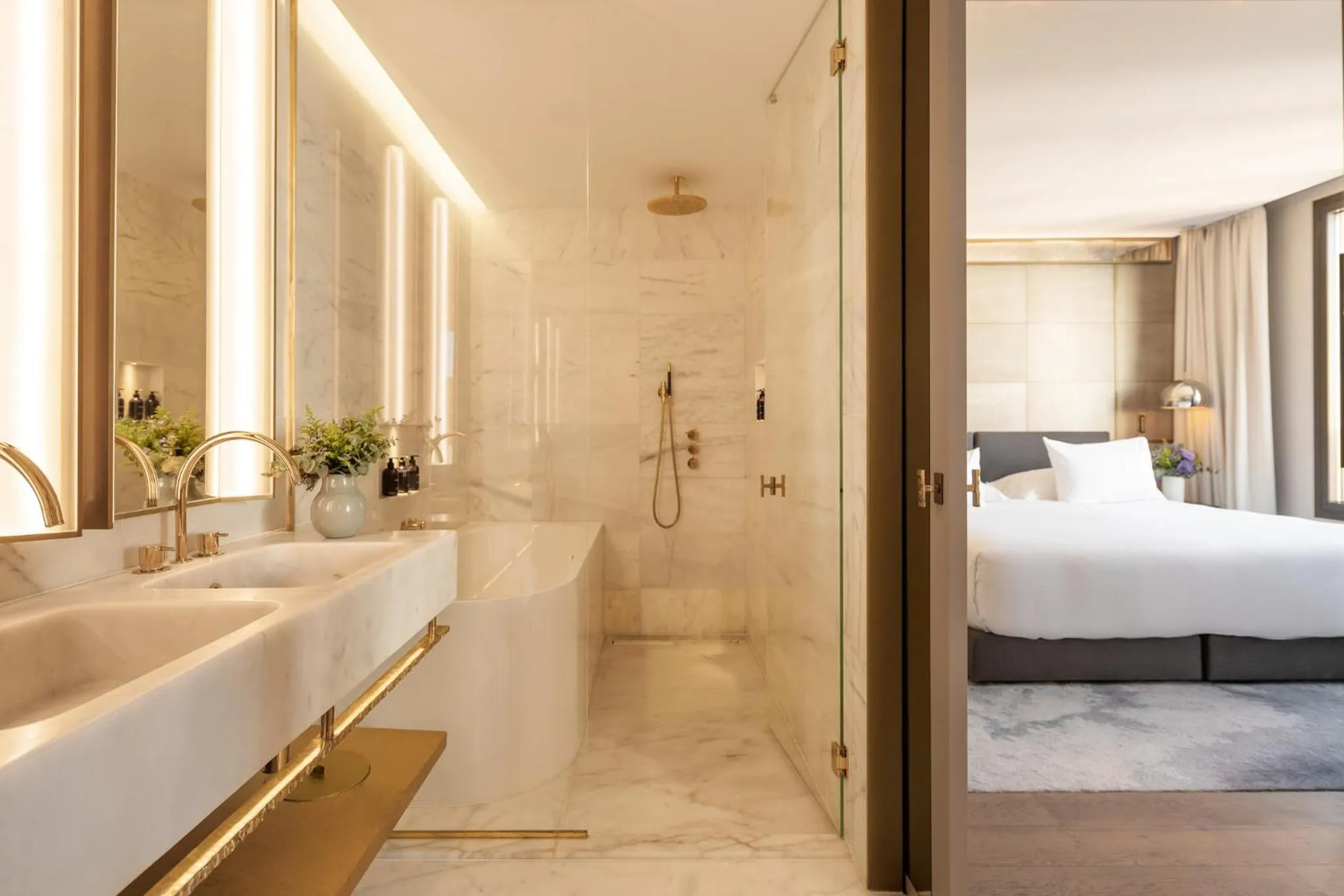 Bathroom, Bed in Almanac Barcelona