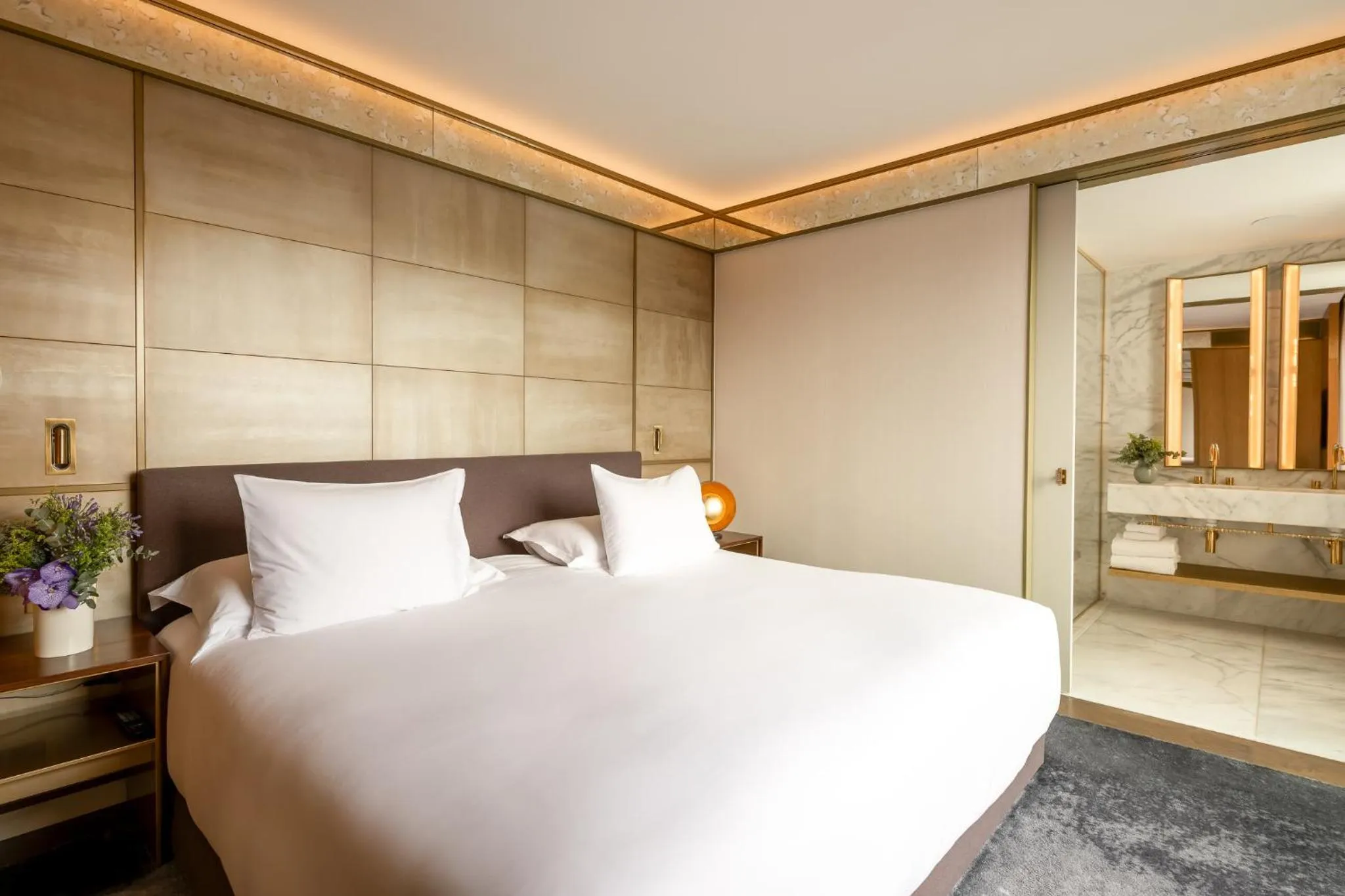 Bathroom, Bed in Almanac Barcelona