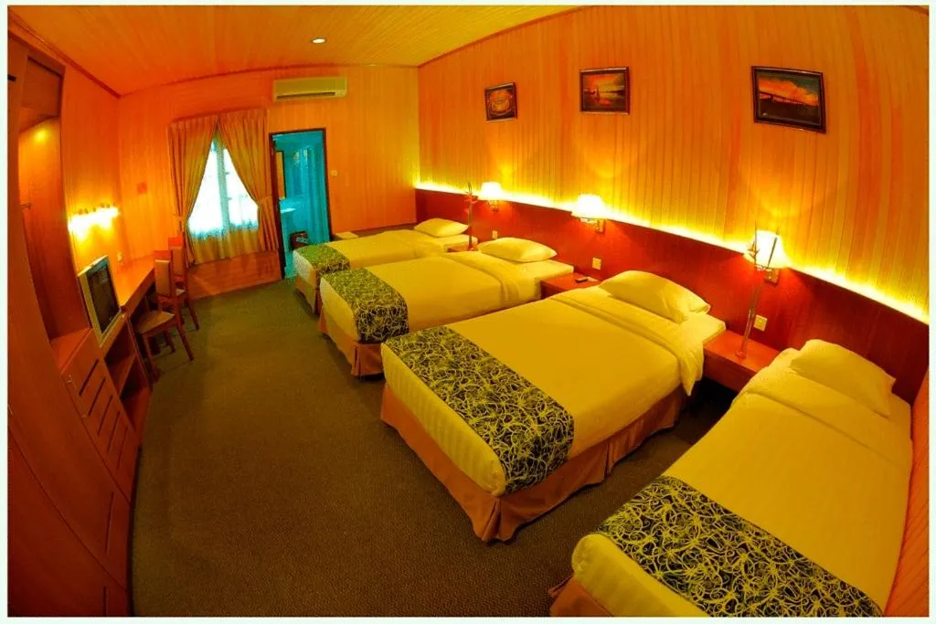 Photo of the whole room, Bed in Eastwood Valley Golf & Country Club