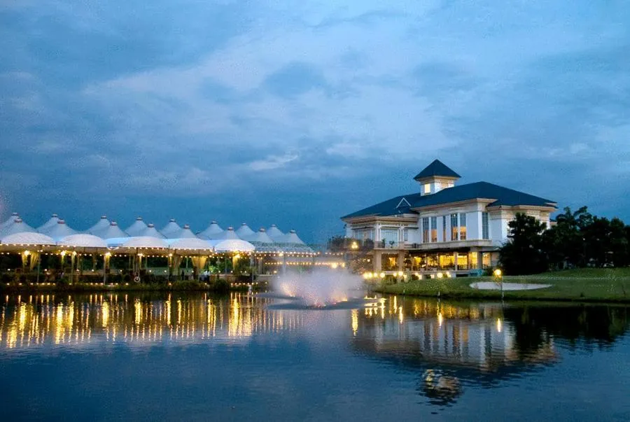 Property building in Eastwood Valley Golf & Country Club