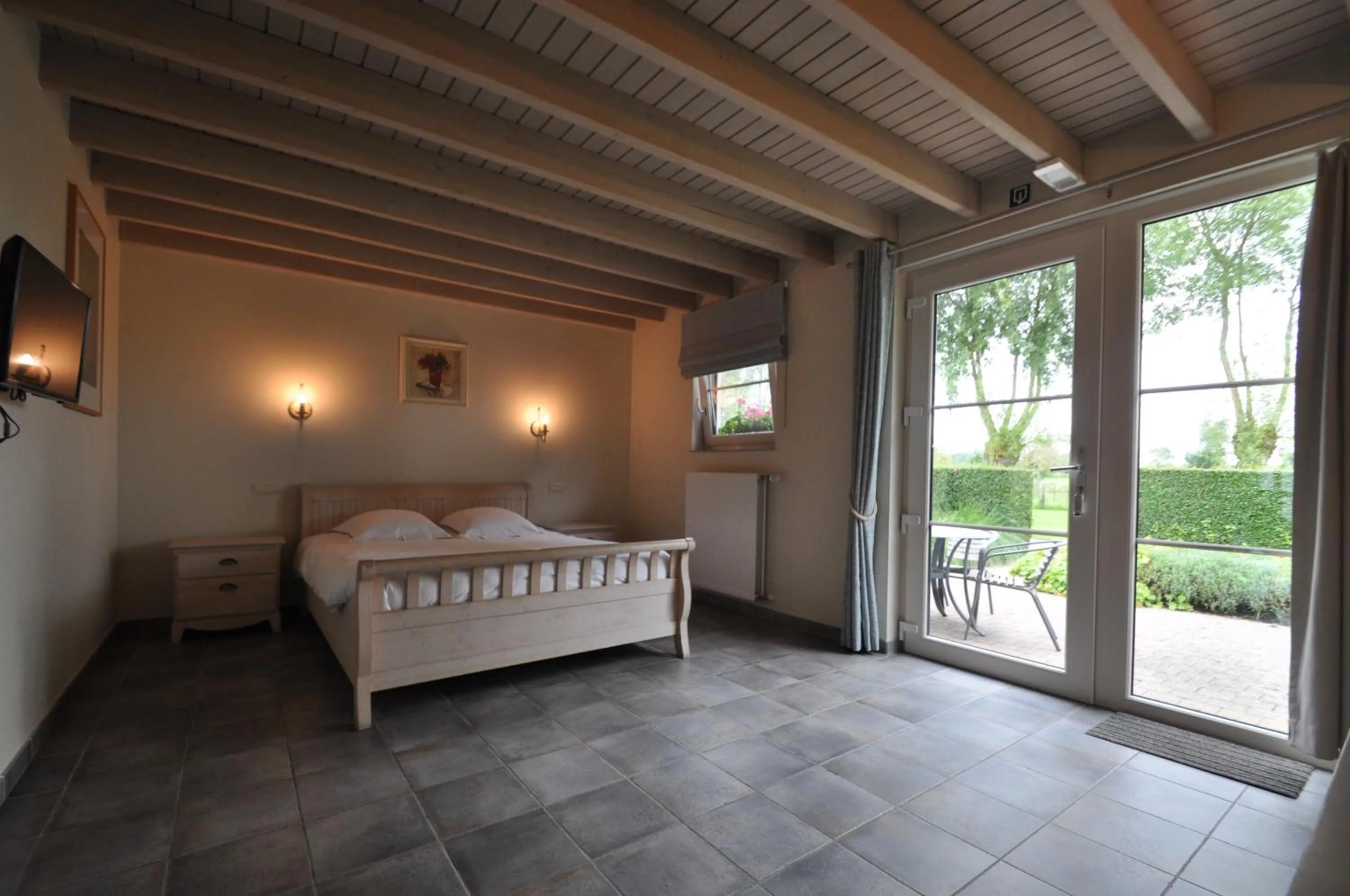 Family, Bed in B&B Knotwilgenhoeve