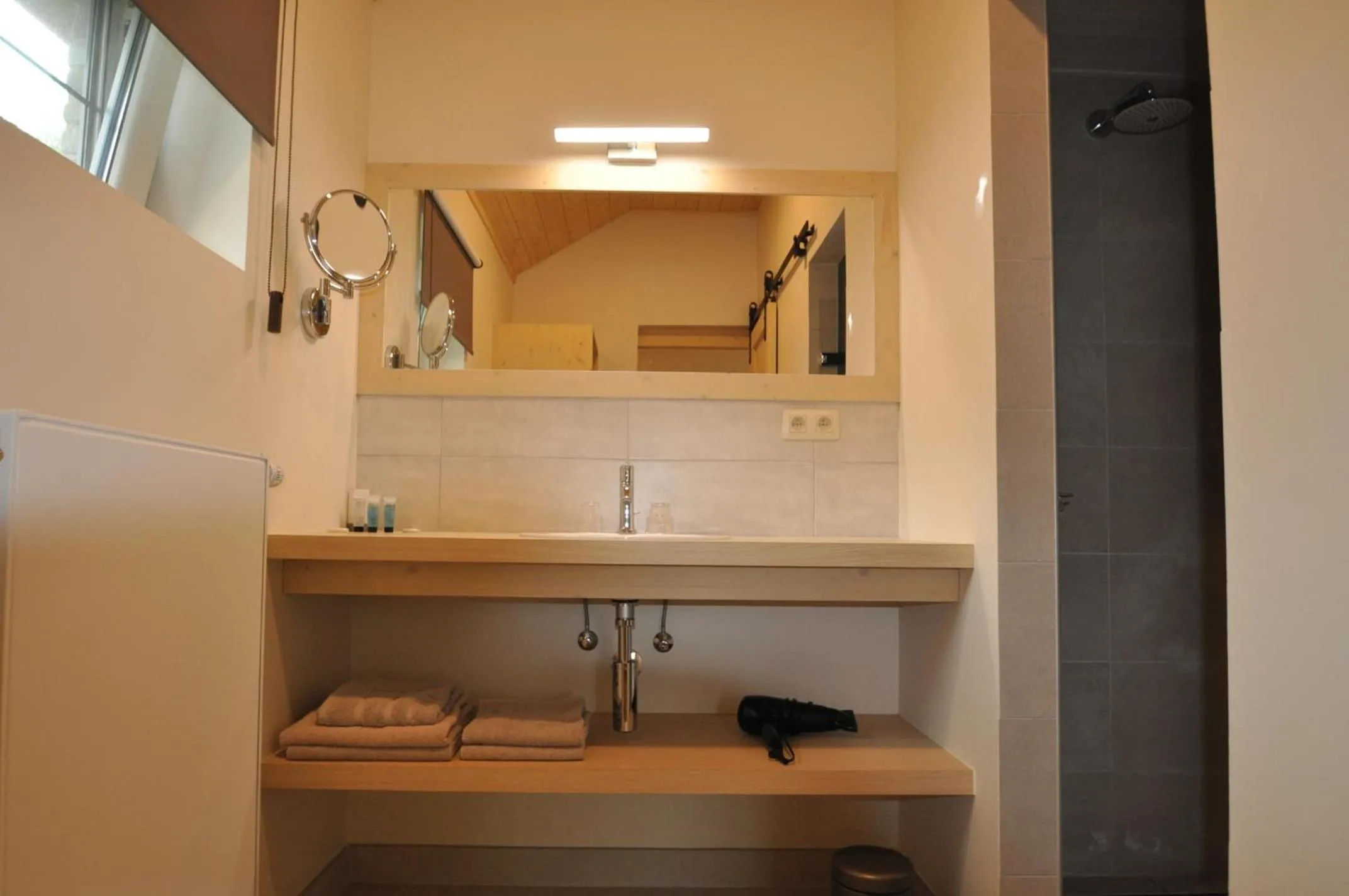 Bathroom in B&B Knotwilgenhoeve