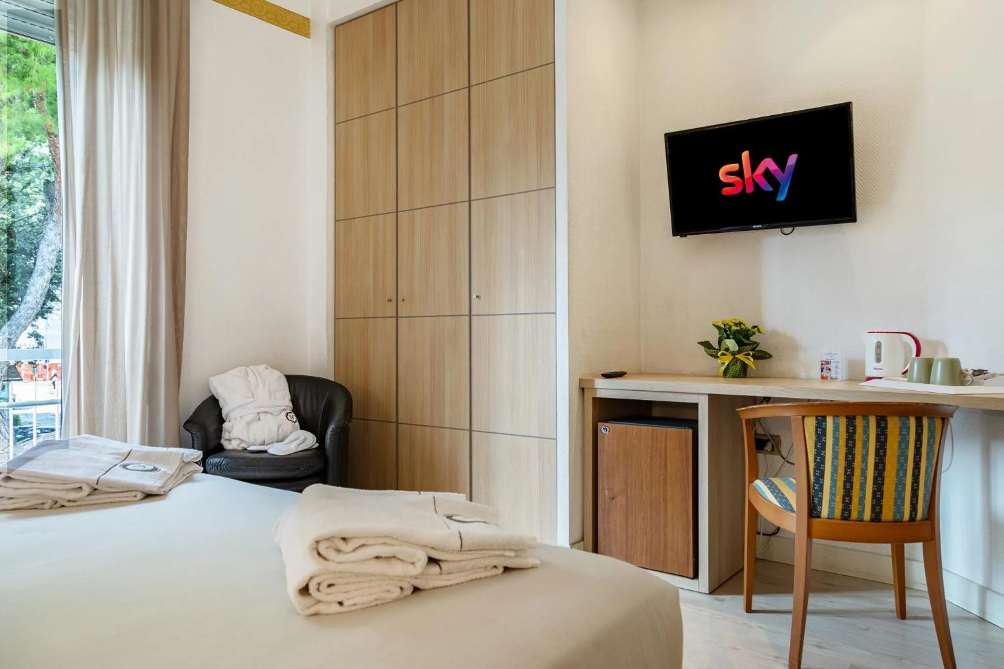 TV and multimedia, Bed in Hotel Augustus