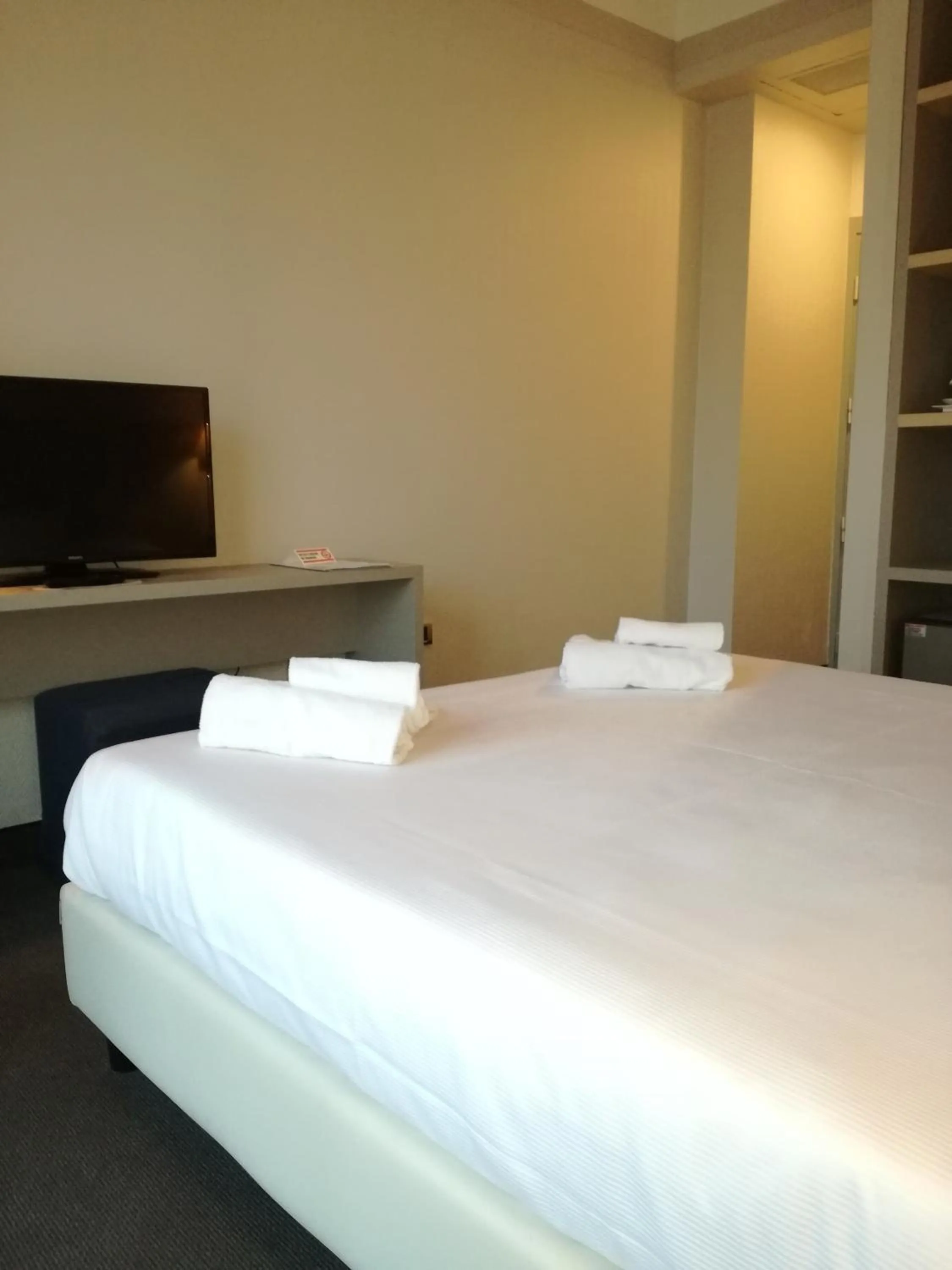 Bed in Hotel Augustus