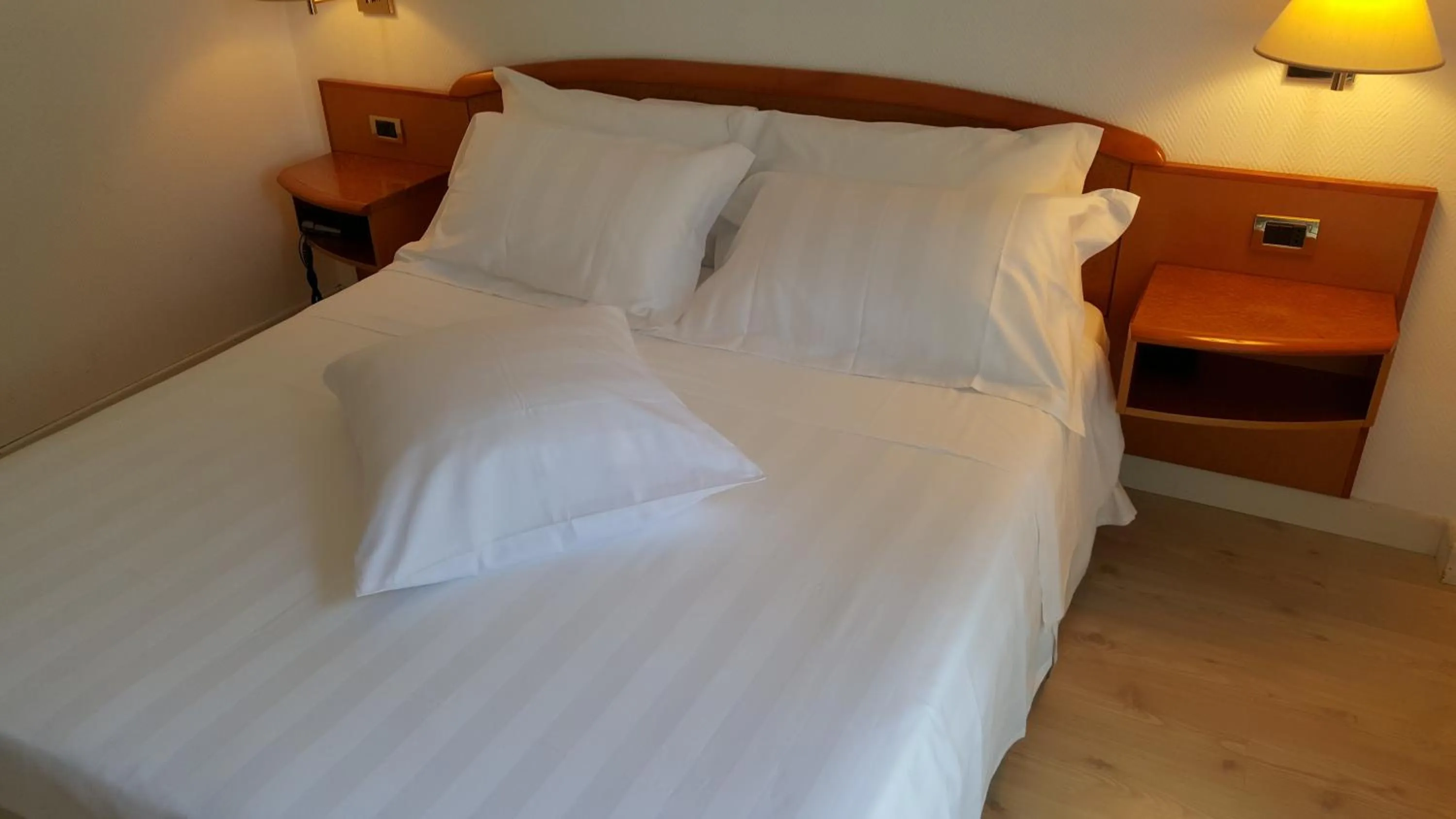 Bed in Hotel Augustus