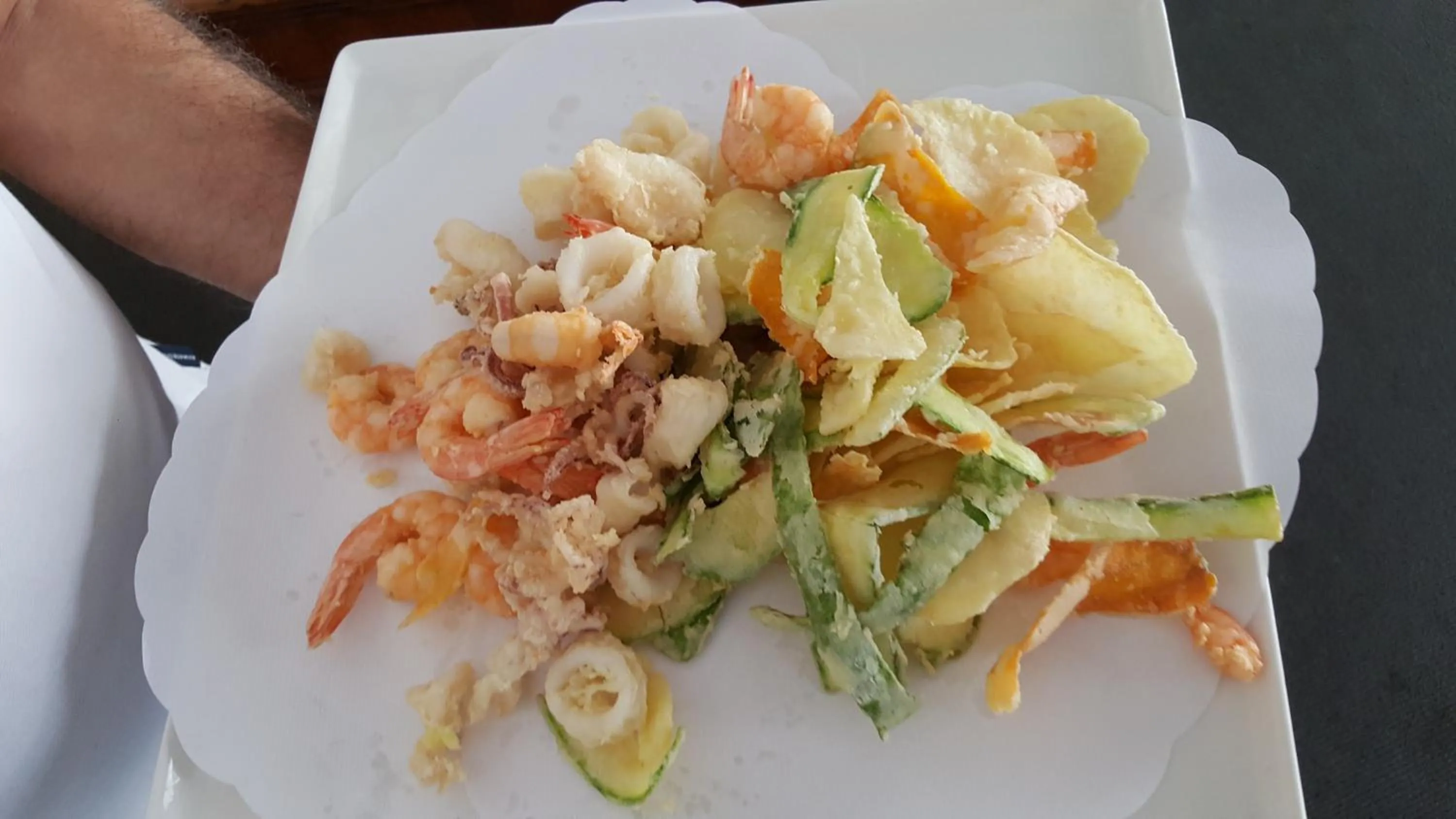 Restaurant/places to eat in Hotel Augustus