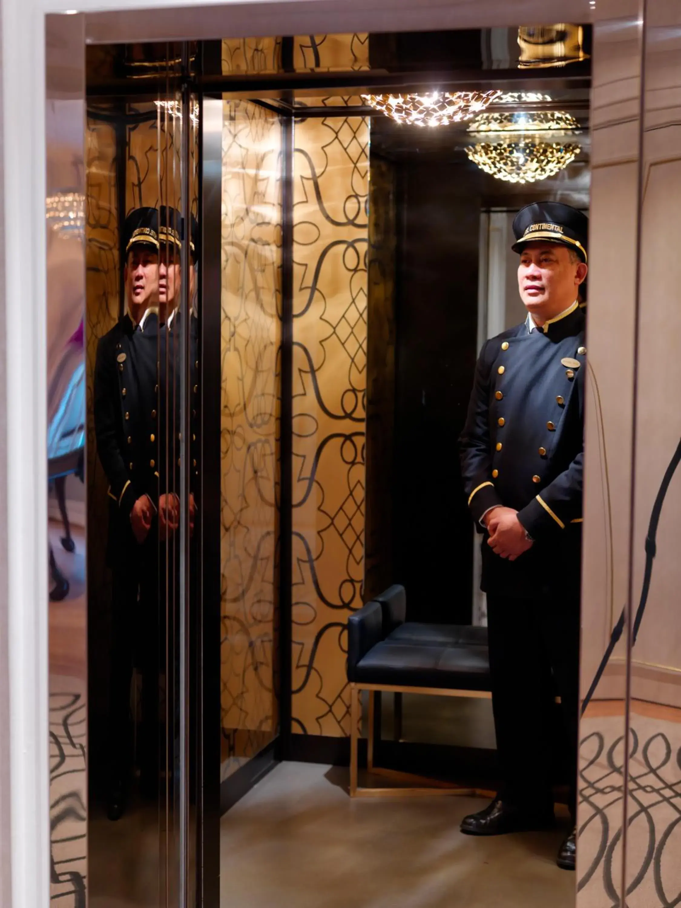 Lobby or reception in Hotel Continental Lobby or reception in Hotel Continental