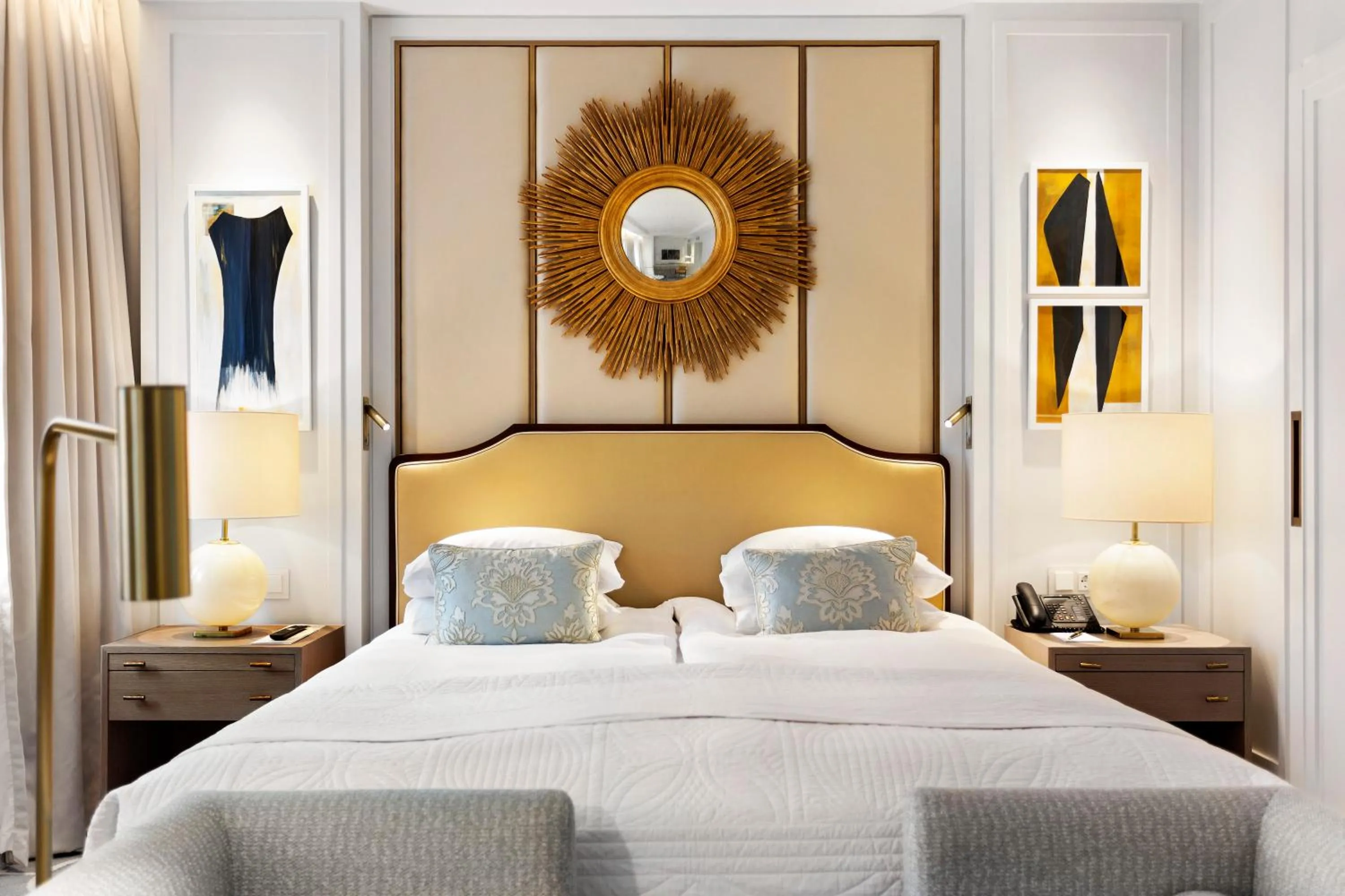 Bed in Hotel Continental