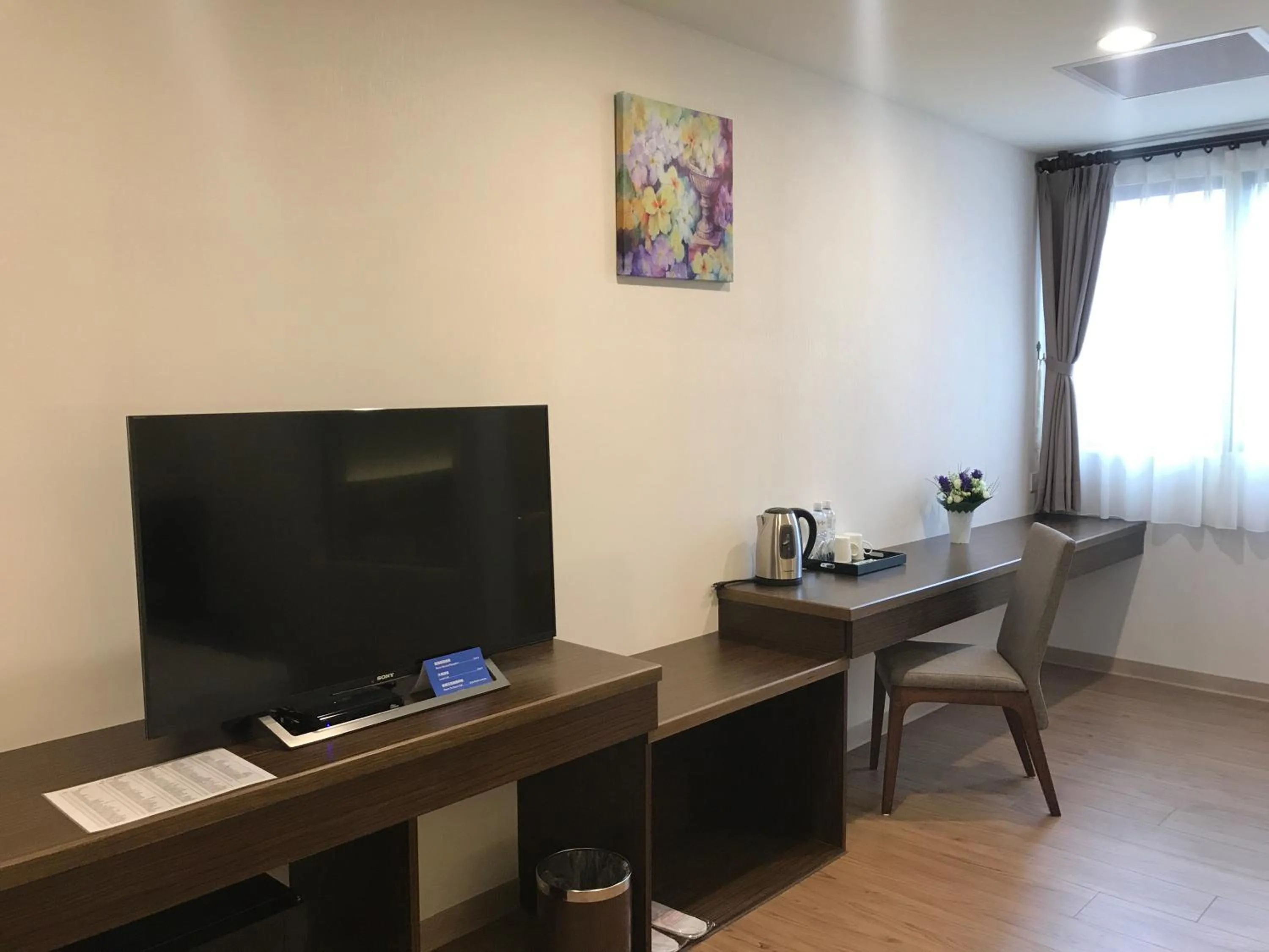 Photo of the whole room in ML Hotel