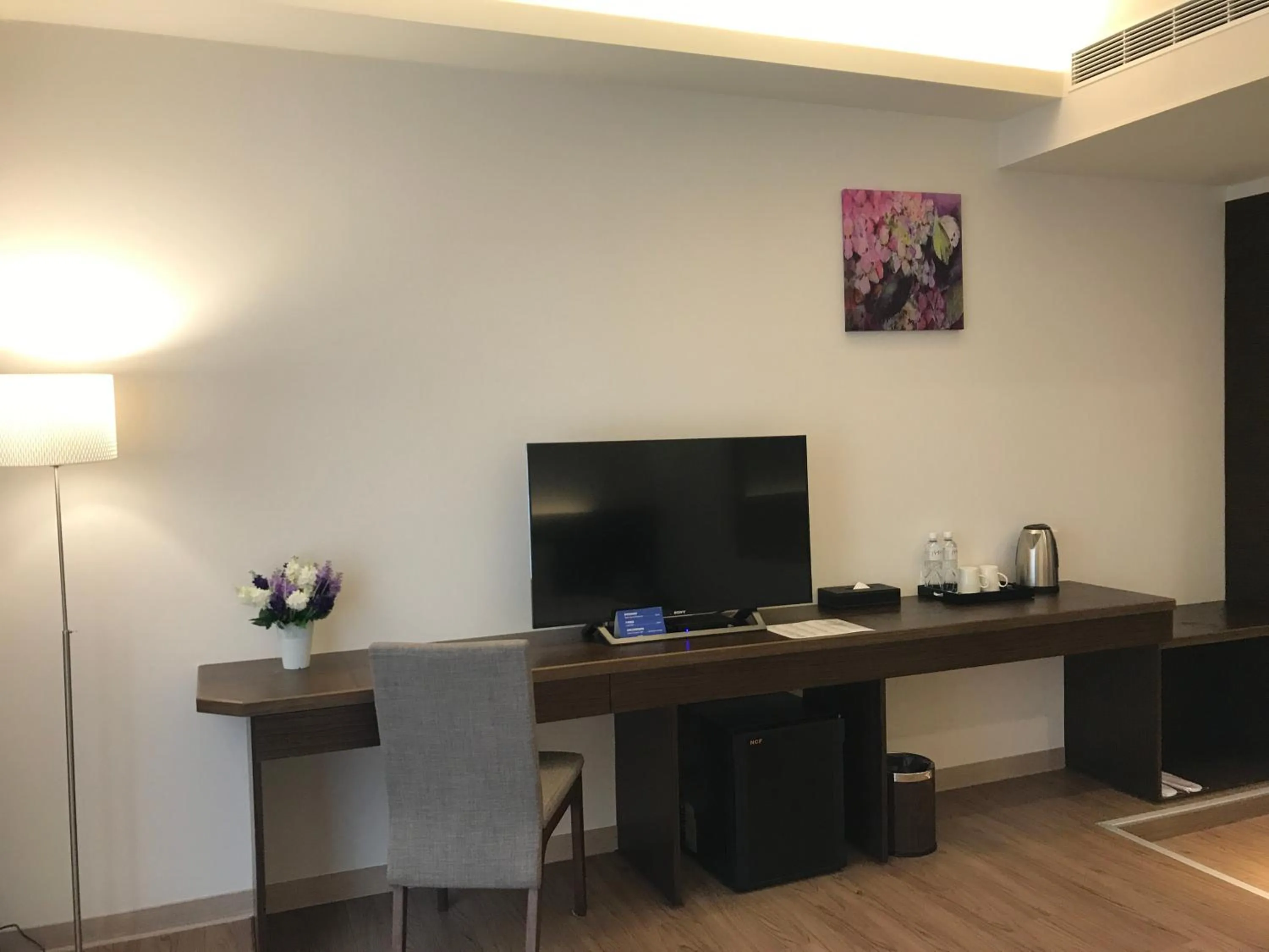 Photo of the whole room in ML Hotel