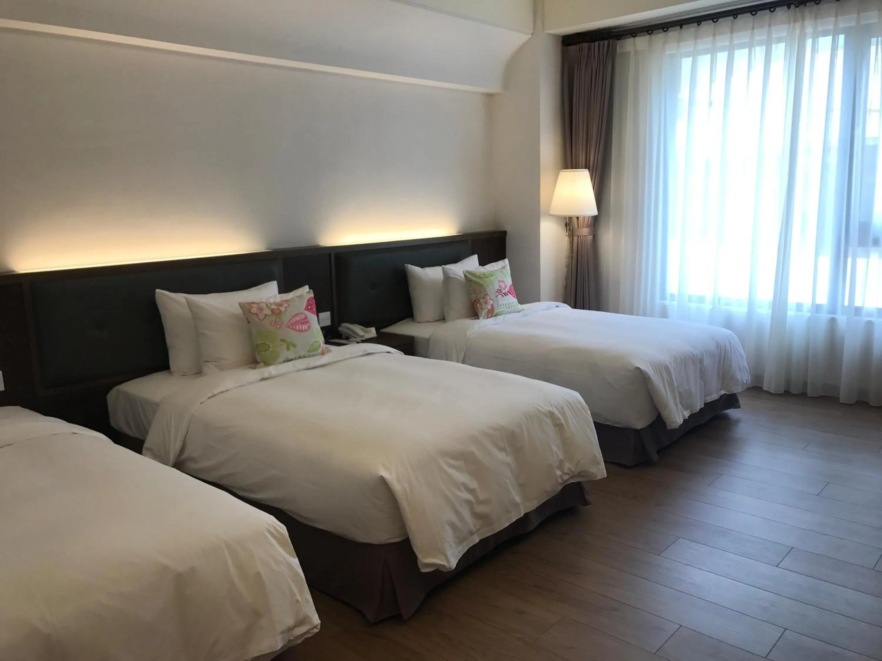 bunk bed, Bed in ML Hotel