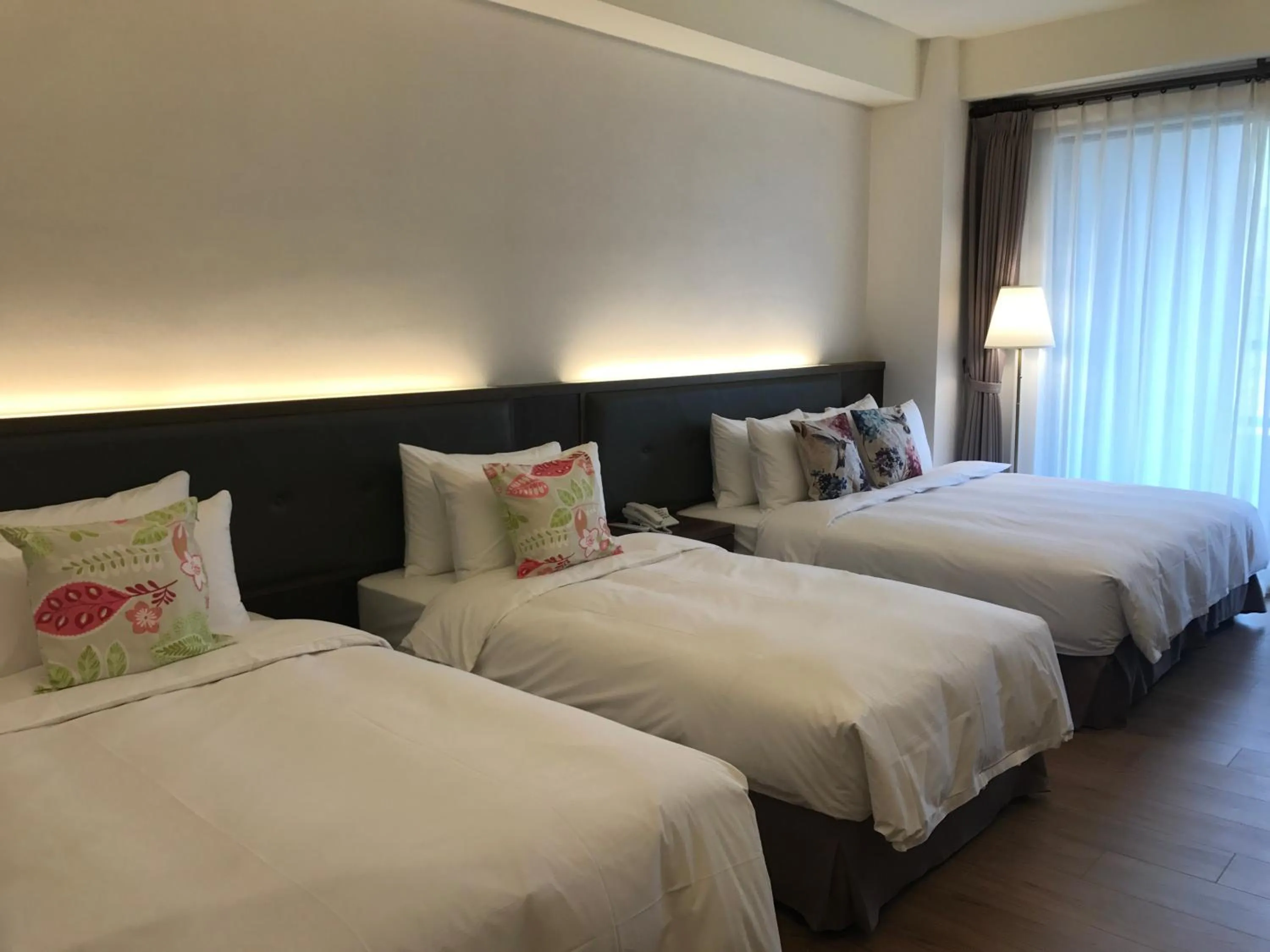 bunk bed, Bed in ML Hotel