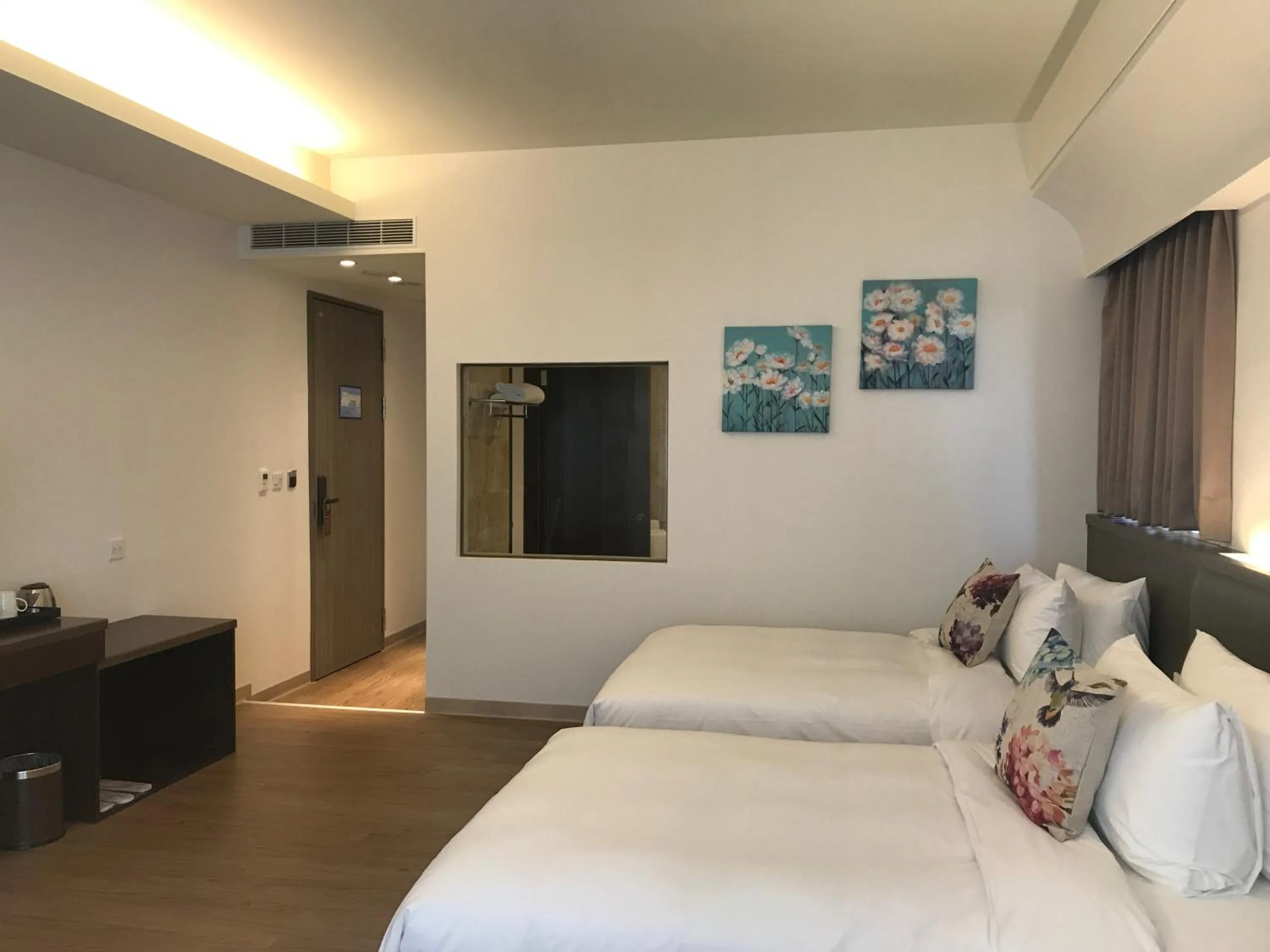 bunk bed, Bed in ML Hotel