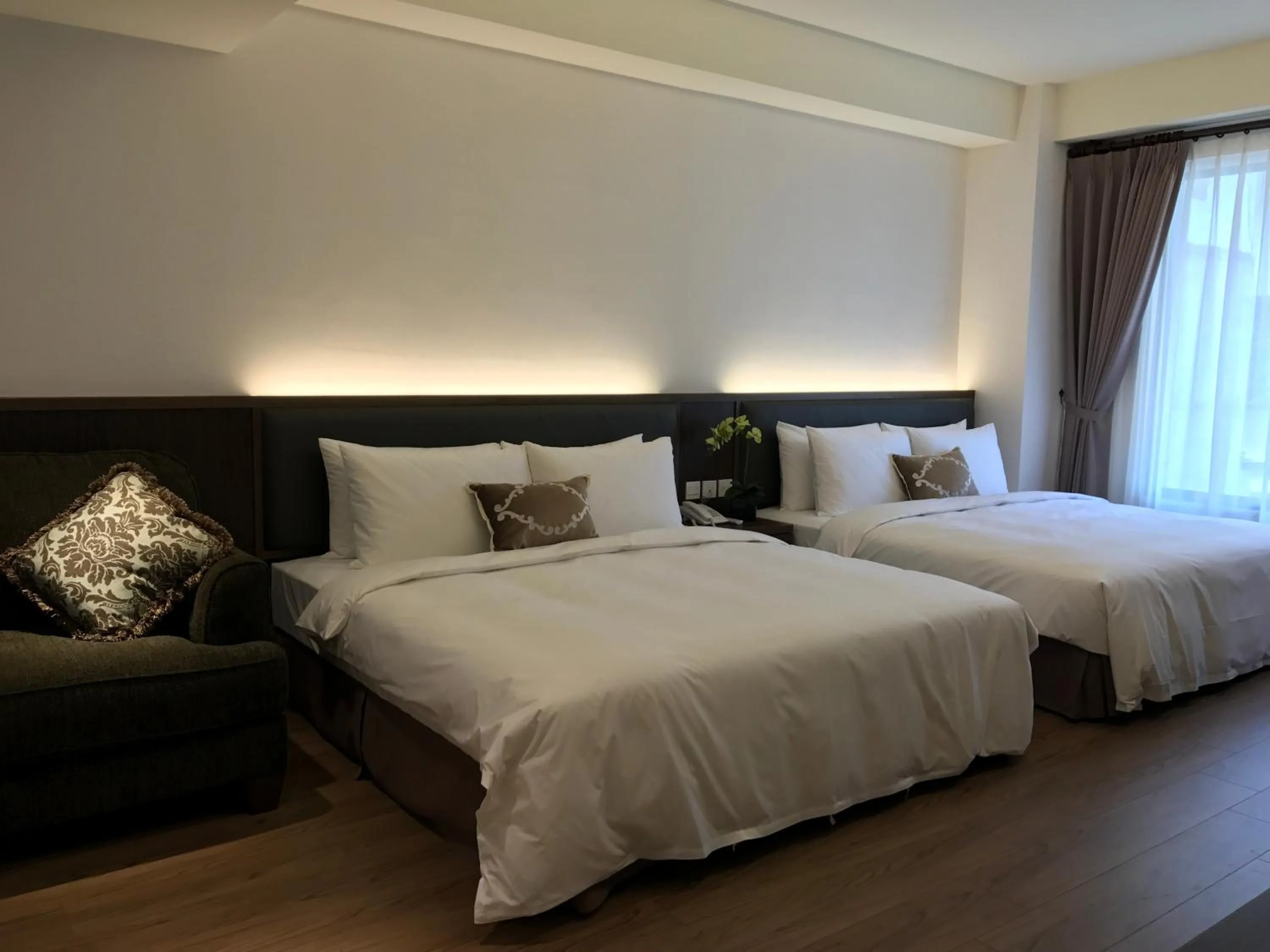 bunk bed, Bed in ML Hotel
