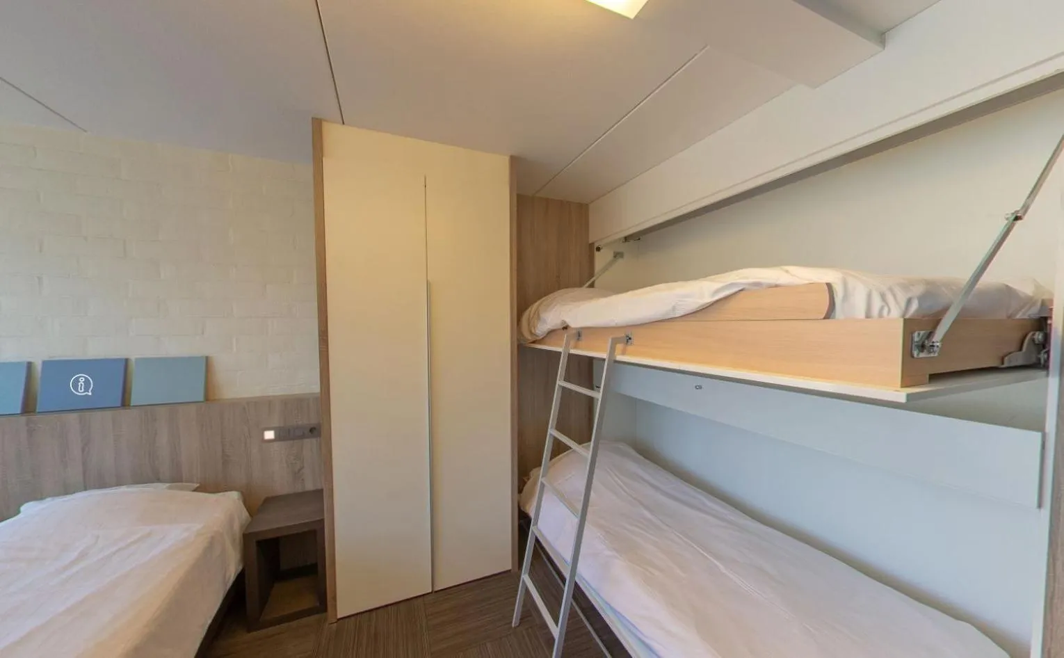 bunk bed, Bed in Vakantie Domein Ter Helme