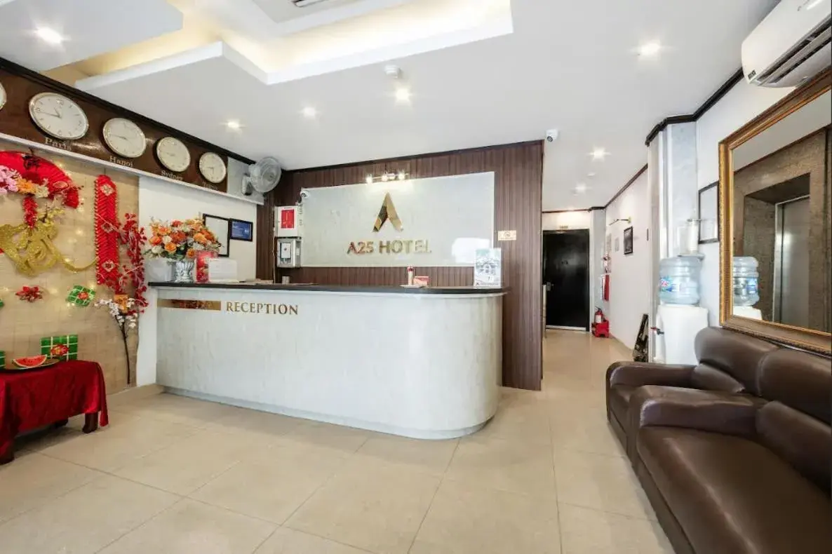 Lobby or reception in A25 Hotel - 28 Trần Quý Cáp Lobby or reception in A25 Hotel - 28 Trần Quý Cáp
