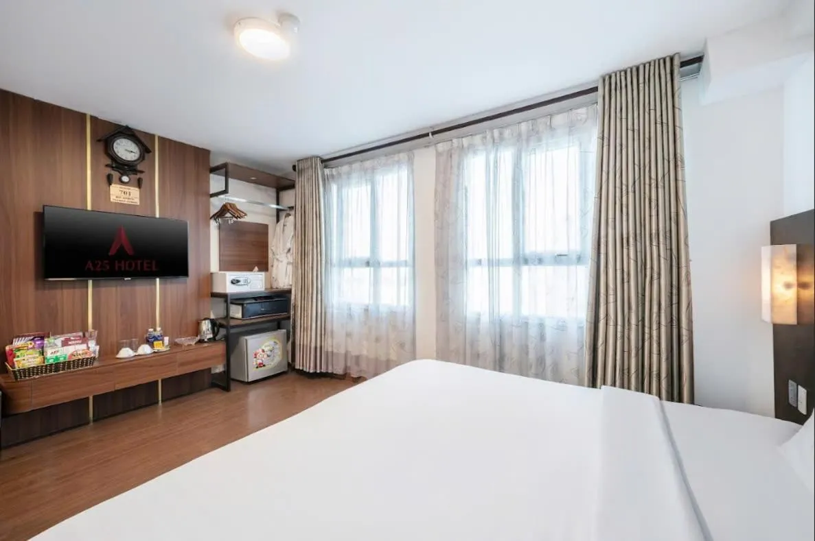 Bed in A25 Hotel - 28 Trần Quý Cáp