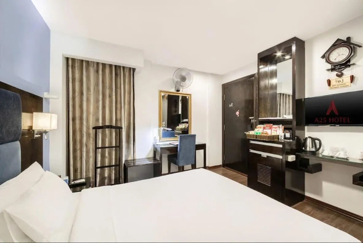 Bed in A25 Hotel - 28 Trần Quý Cáp