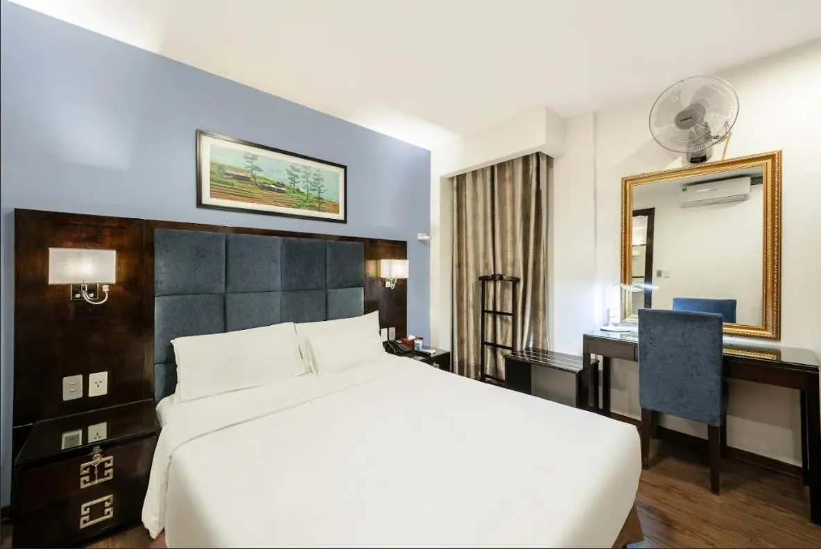 Bed in A25 Hotel - 28 Trần Quý Cáp