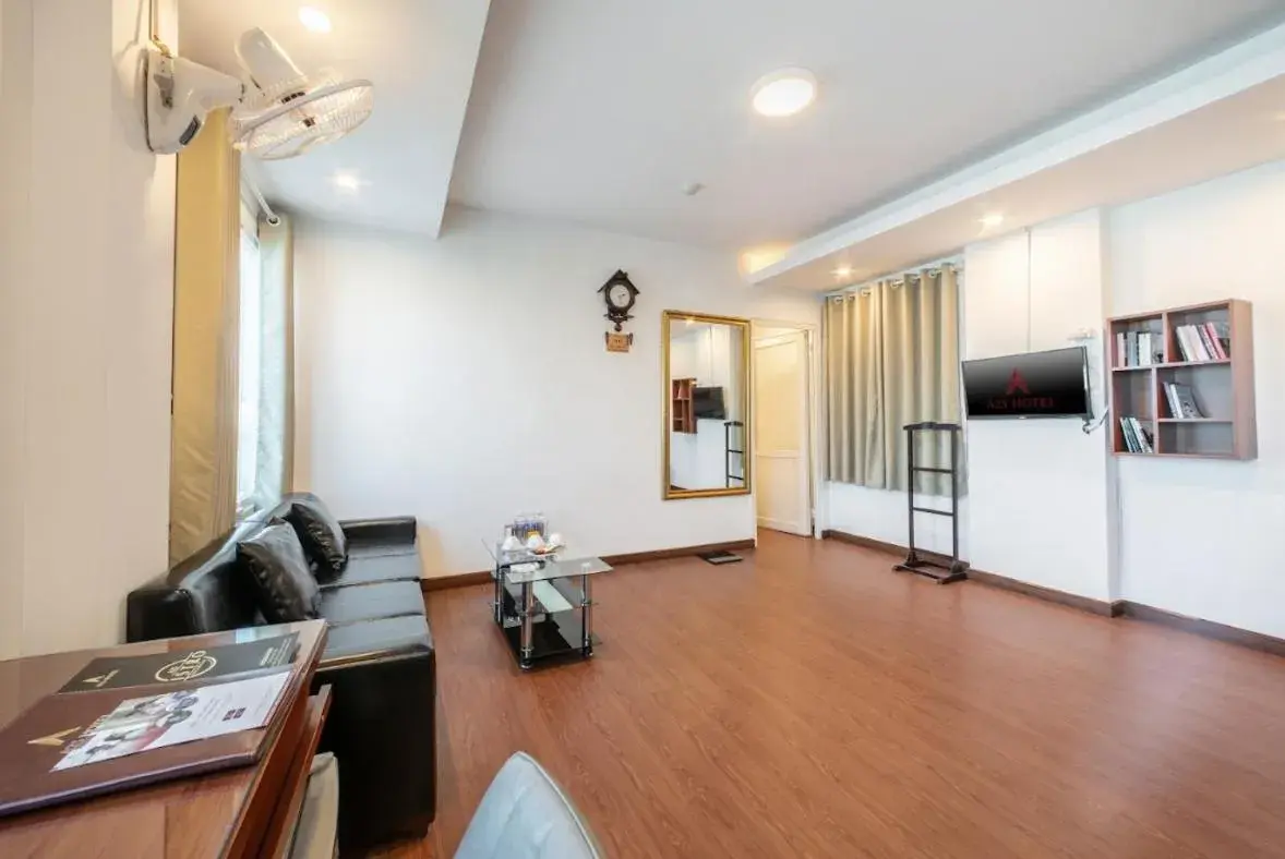 Seating area in A25 Hotel - 28 Trần Quý Cáp Seating area in A25 Hotel - 28 Trần Quý Cáp