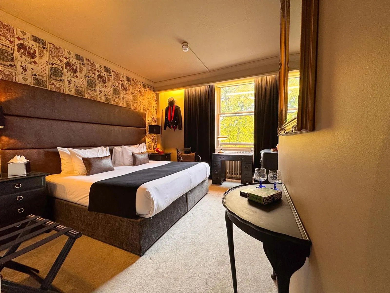 Bed in White Hart Hotel & Apartments