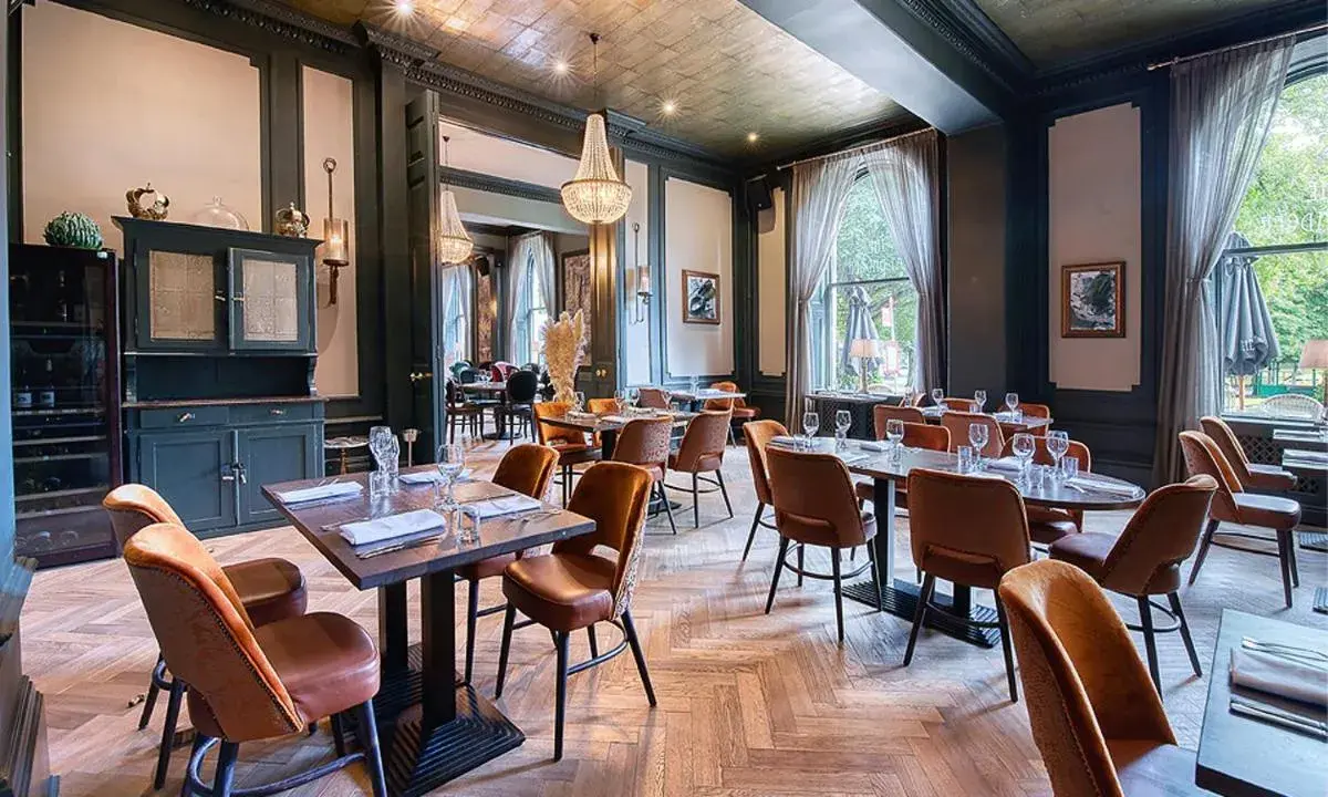 Restaurant/places to eat in White Hart Hotel & Apartments Restaurant/places to eat in White Hart Hotel & Apartments