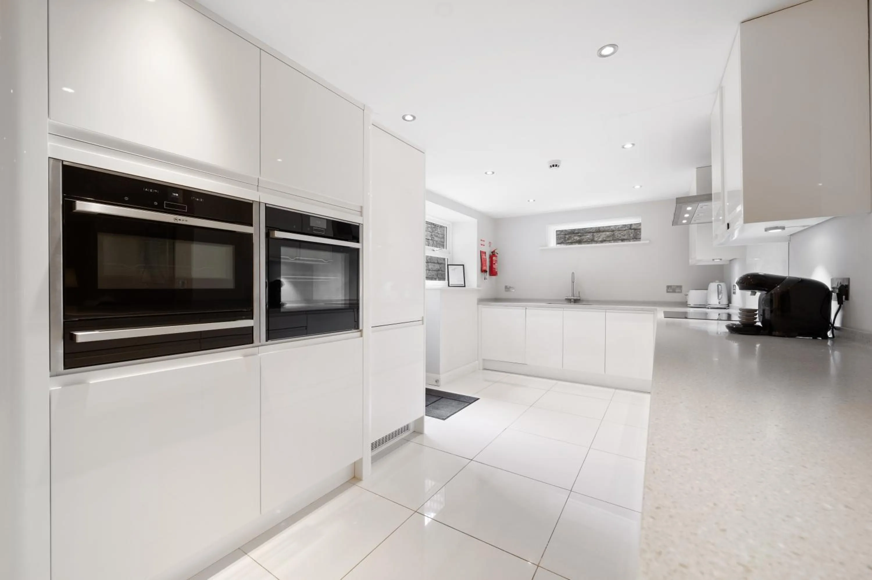 Coffee/tea facilities in White Hart Hotel & Apartments